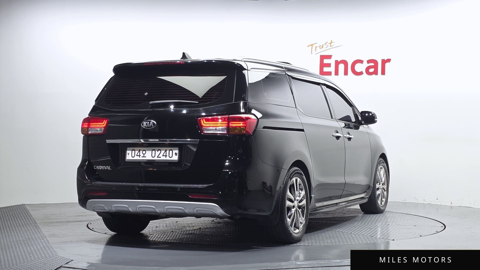 Kia Canival 2016 — миниатюра 2