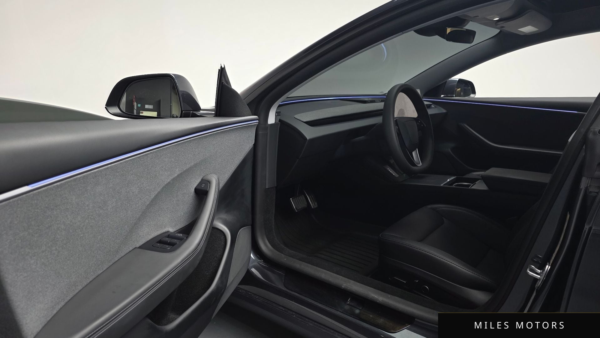 Tesla Model 3 2025 — миниатюра 12