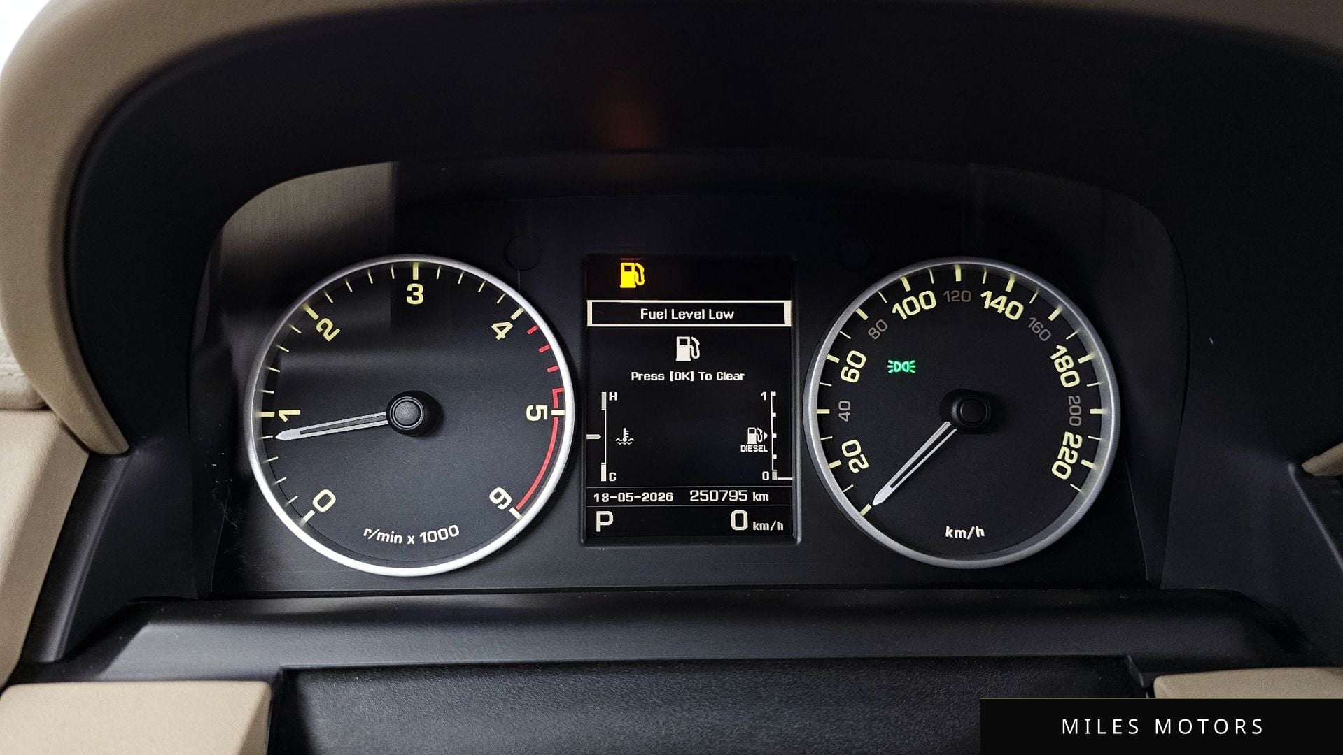Land Rover Discovery 2012 — миниатюра 8