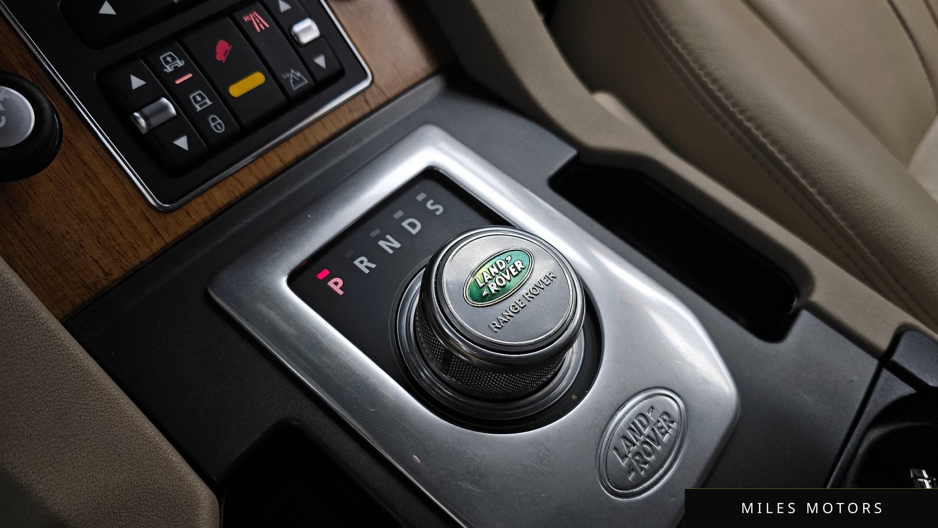 Land Rover Discovery 2012 — миниатюра 9