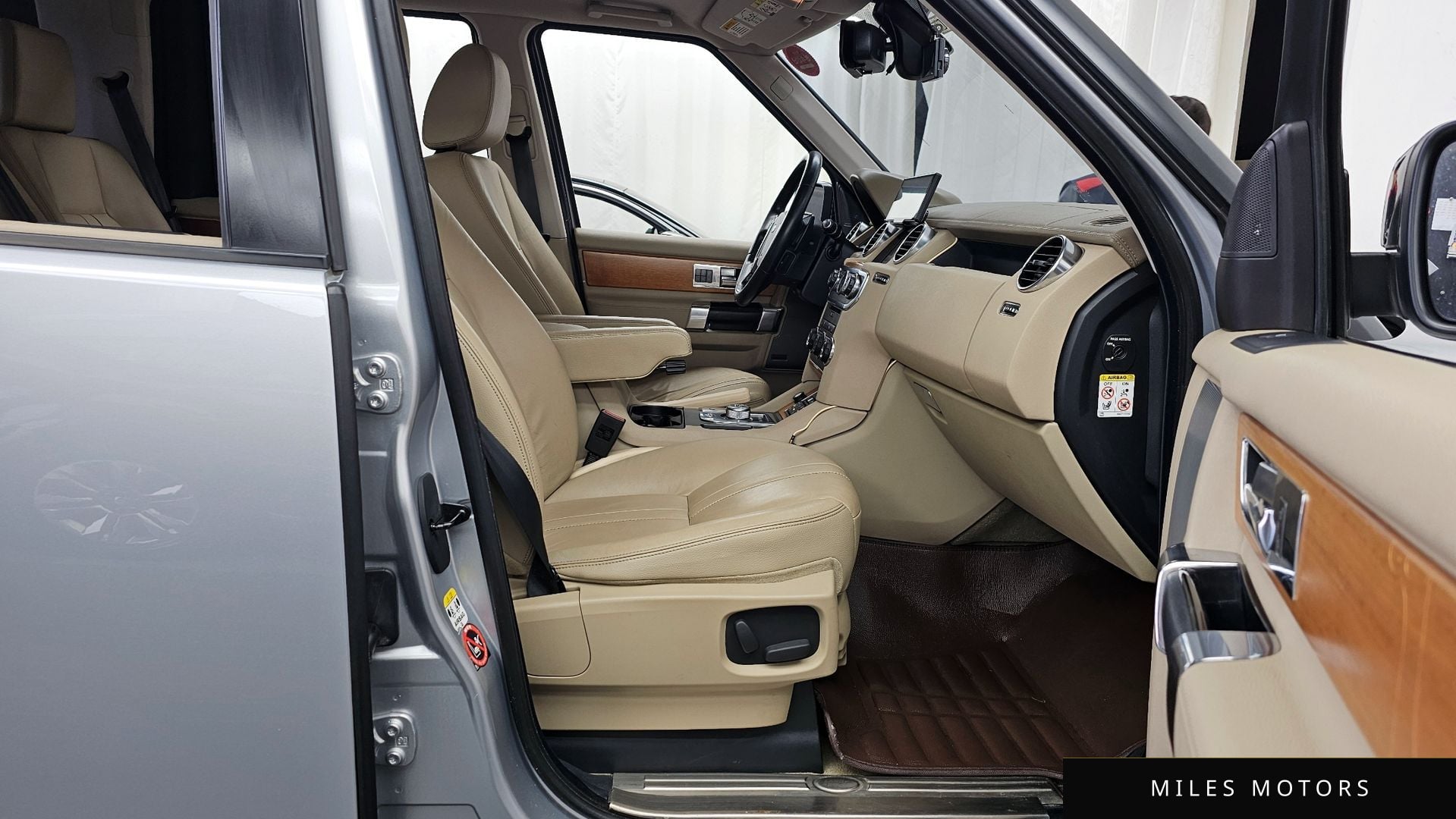 Land Rover Discovery 2012 — миниатюра 11