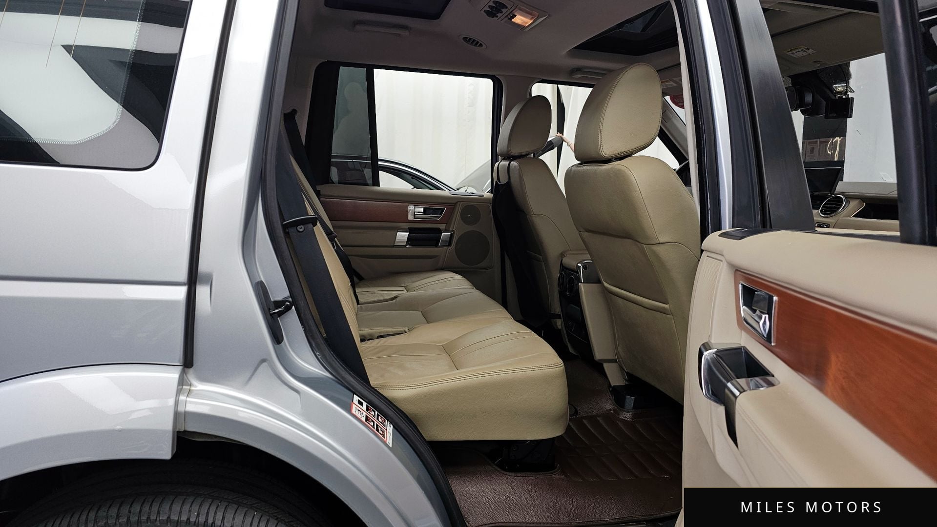 Land Rover Discovery 2012 — миниатюра 12