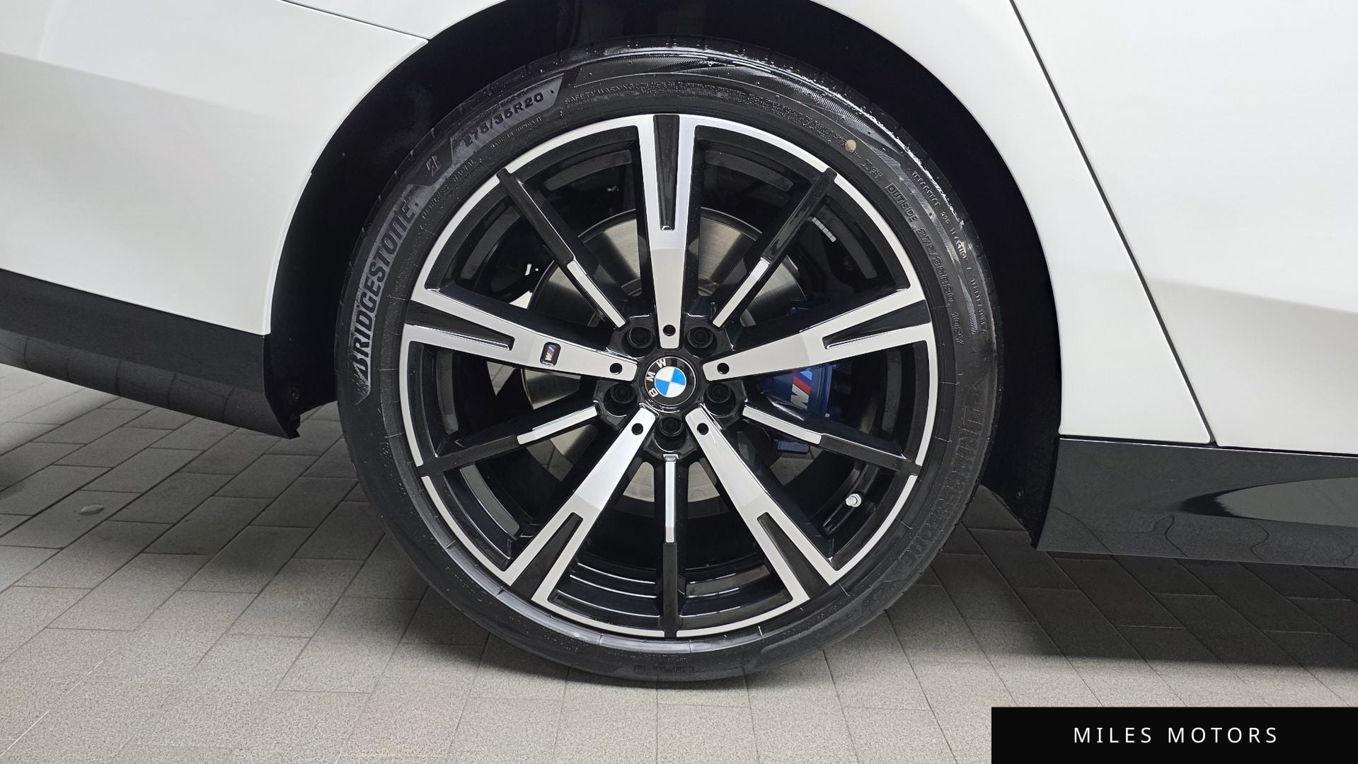 BMW 5 Series (G60) 2025 — миниатюра 5