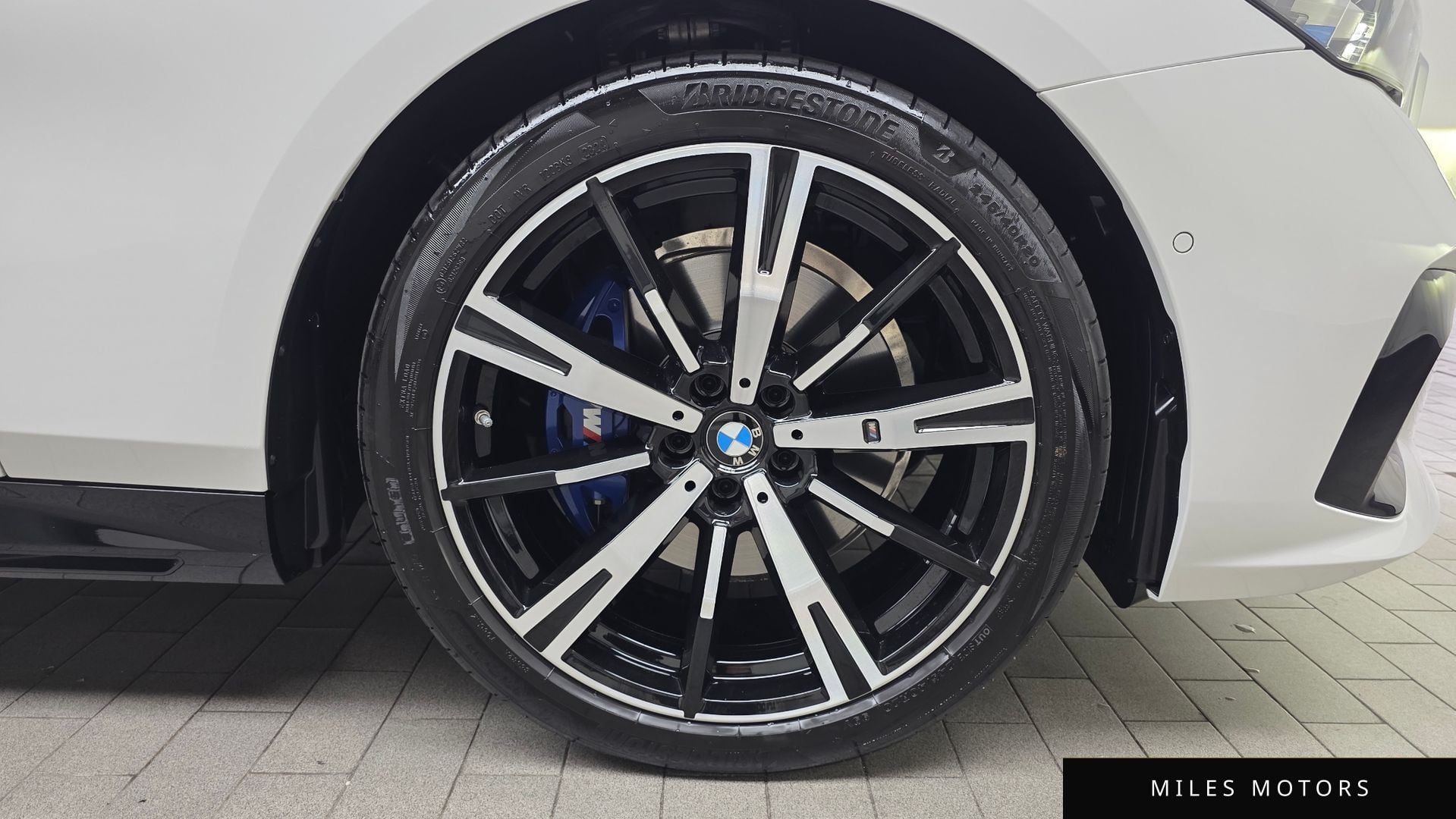 BMW 5 Series (G60) 2025 — миниатюра 7