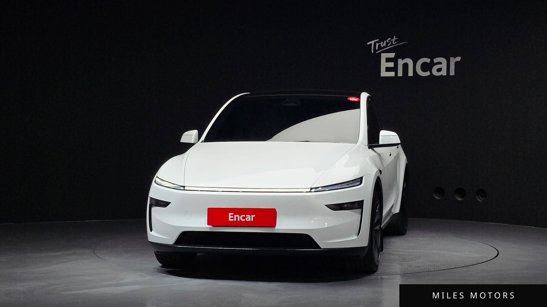 Tesla Model Y 2025 — миниатюра 3
