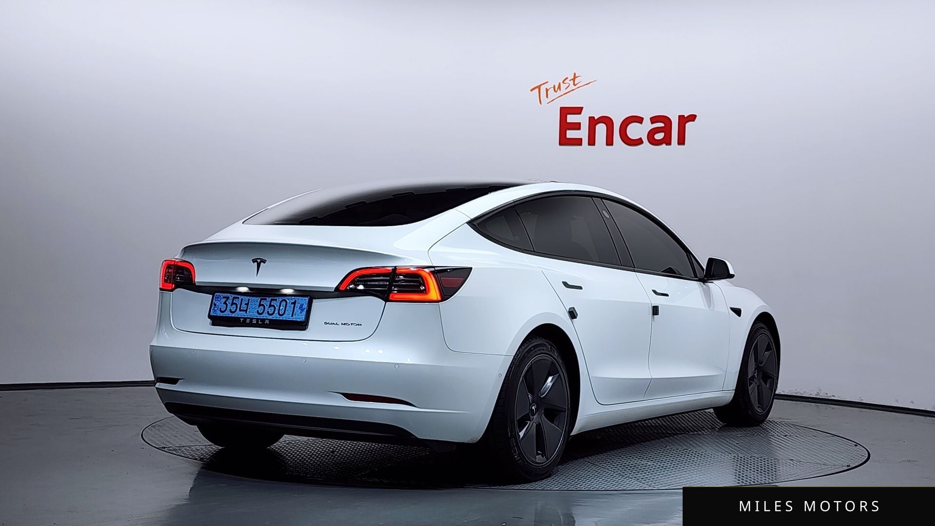 Tesla Model 3 2022 — миниатюра 2