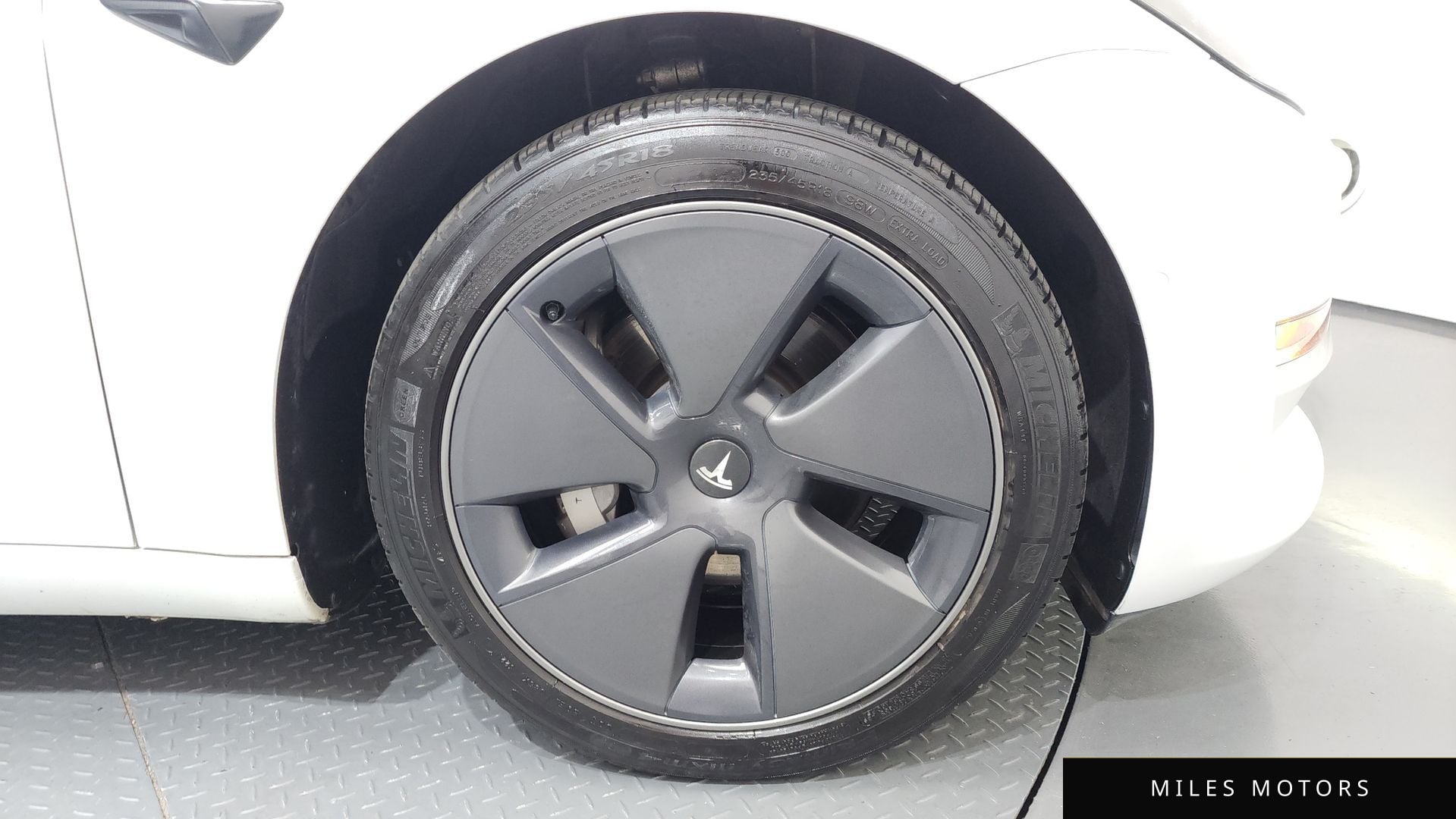 Tesla Model 3 2022 — миниатюра 7