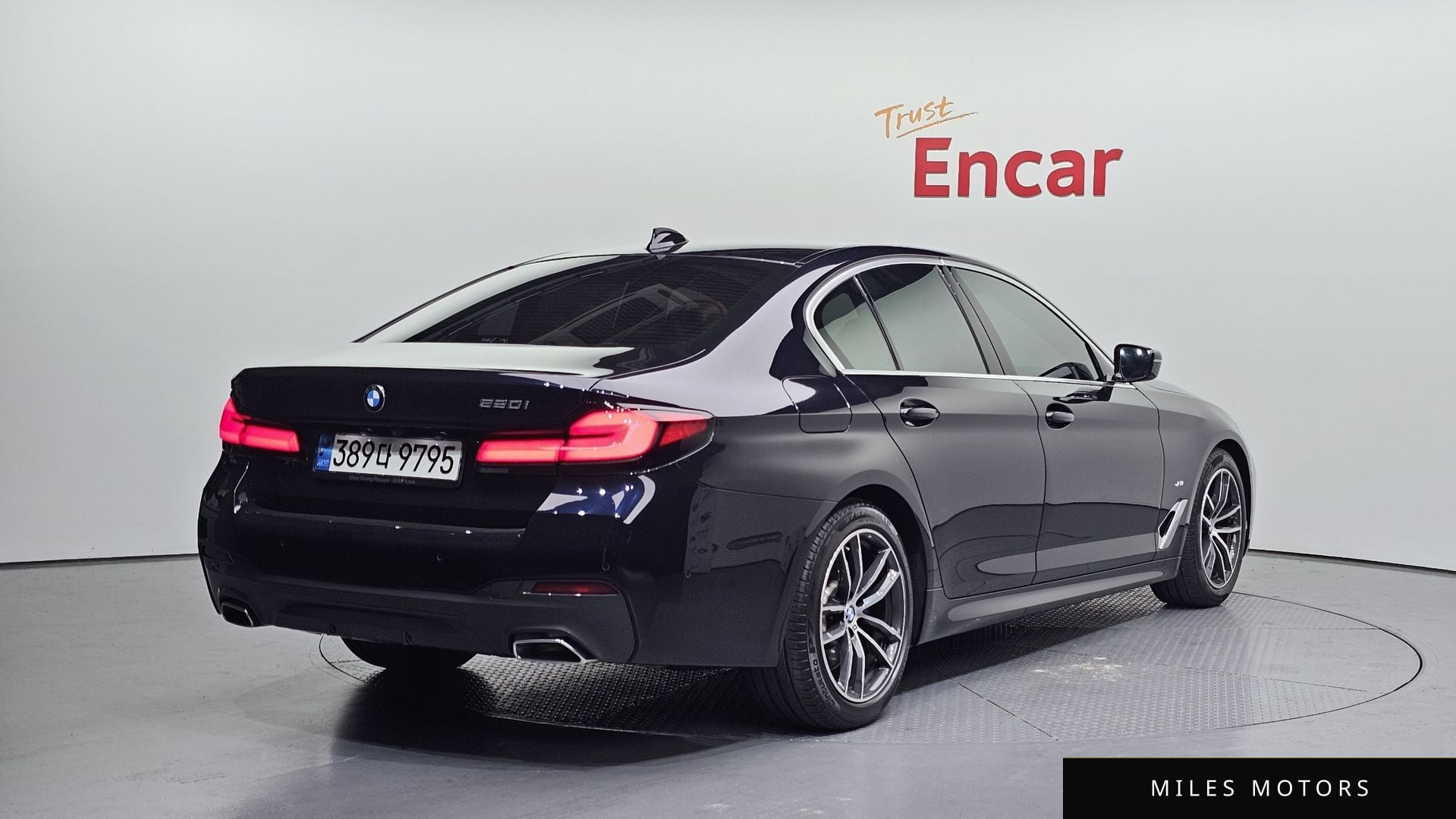 BMW 5 Series (G30) 2022 — миниатюра 2