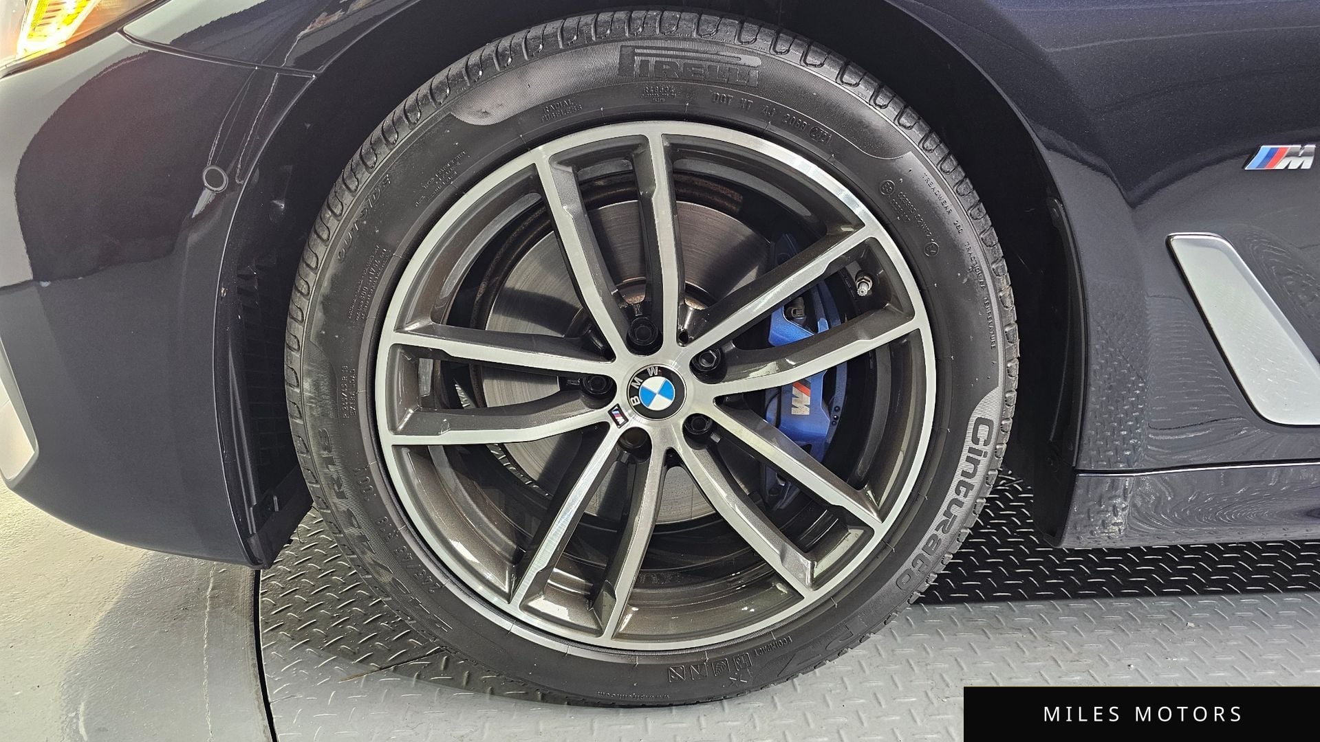 BMW 5 Series (G30) 2022 — миниатюра 5