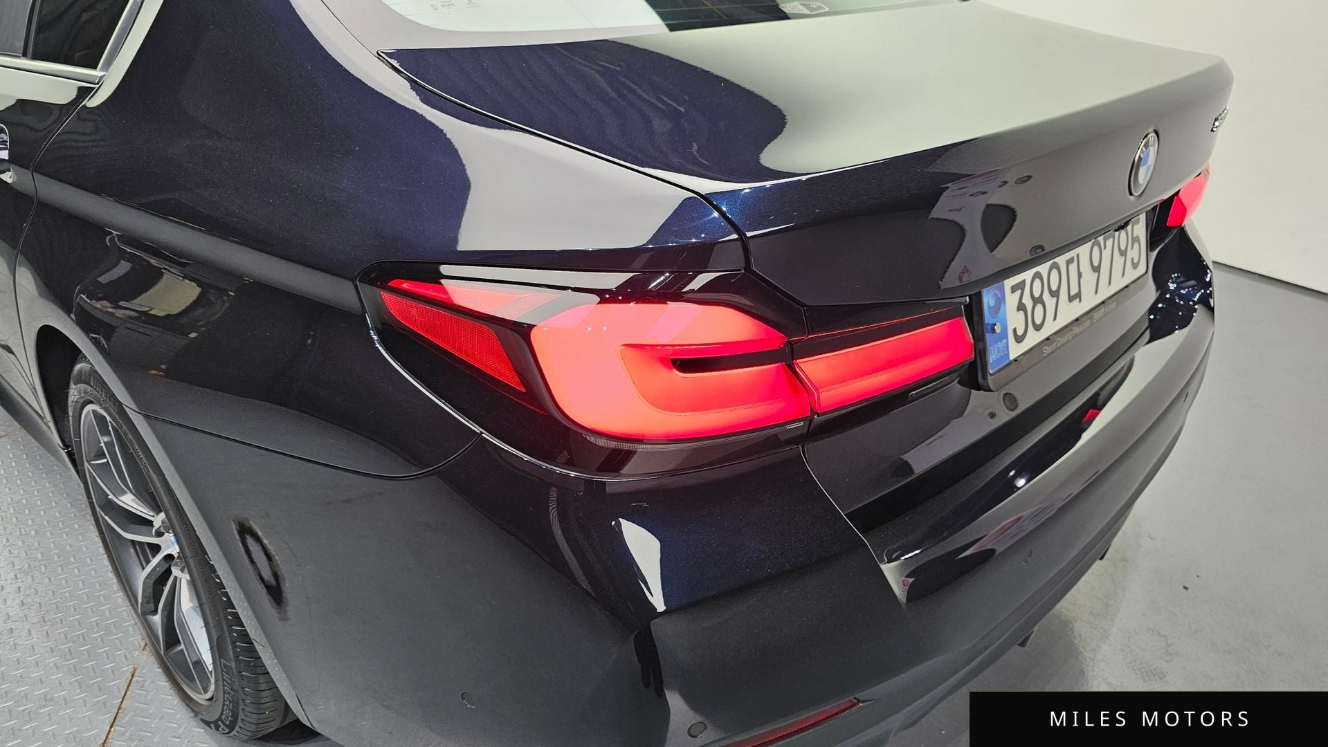 BMW 5 Series (G30) 2022 — миниатюра 9