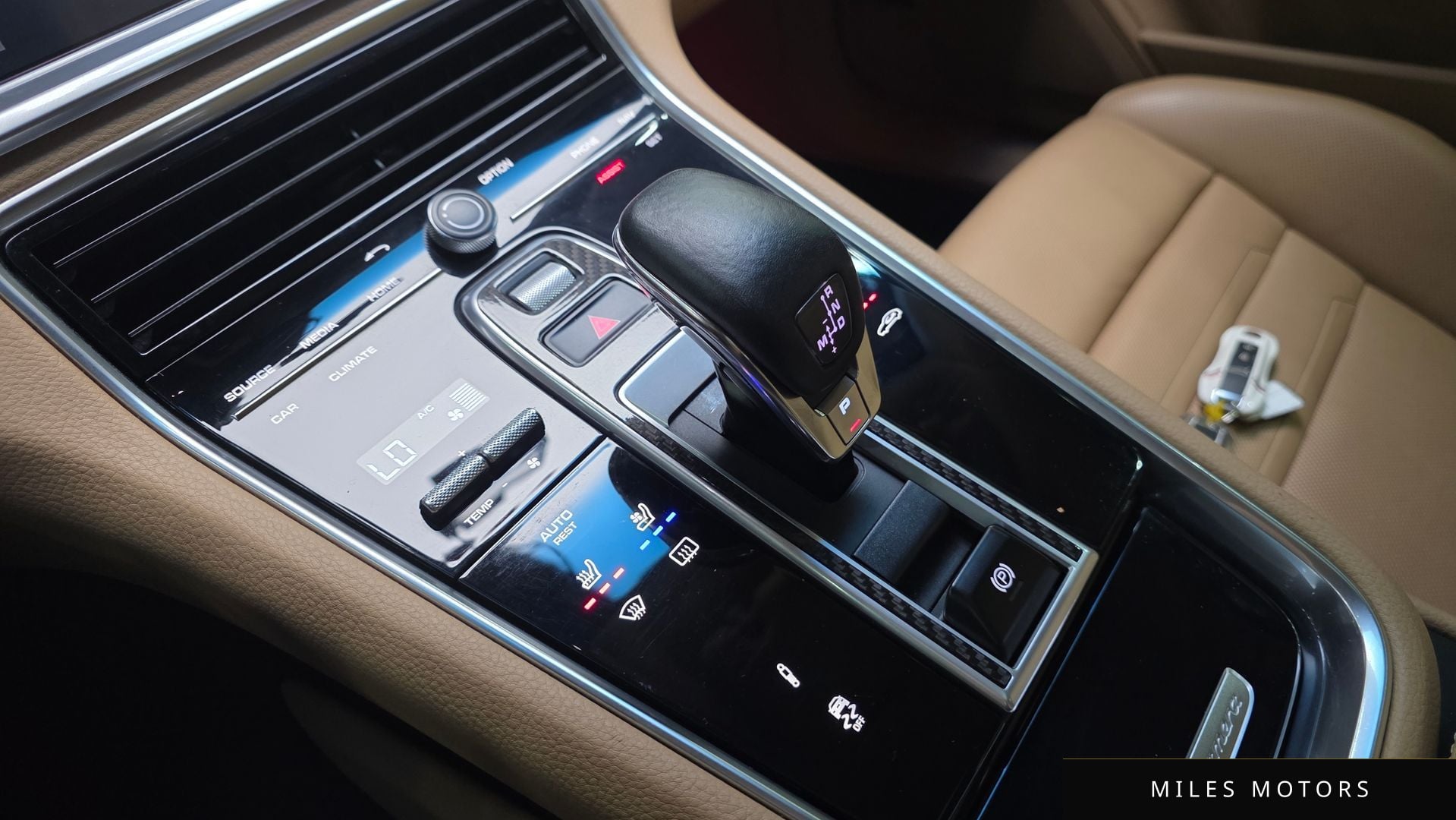 Porsche Panamera 2018 — миниатюра 12