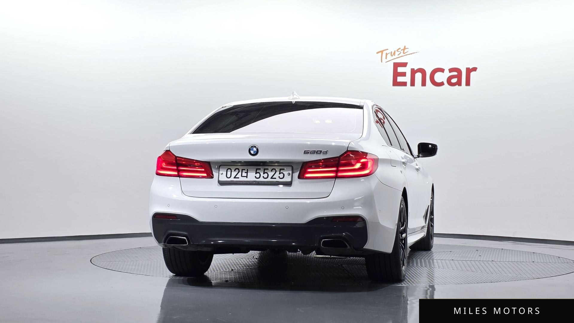BMW 5 Series (G30) 2017 — миниатюра 3