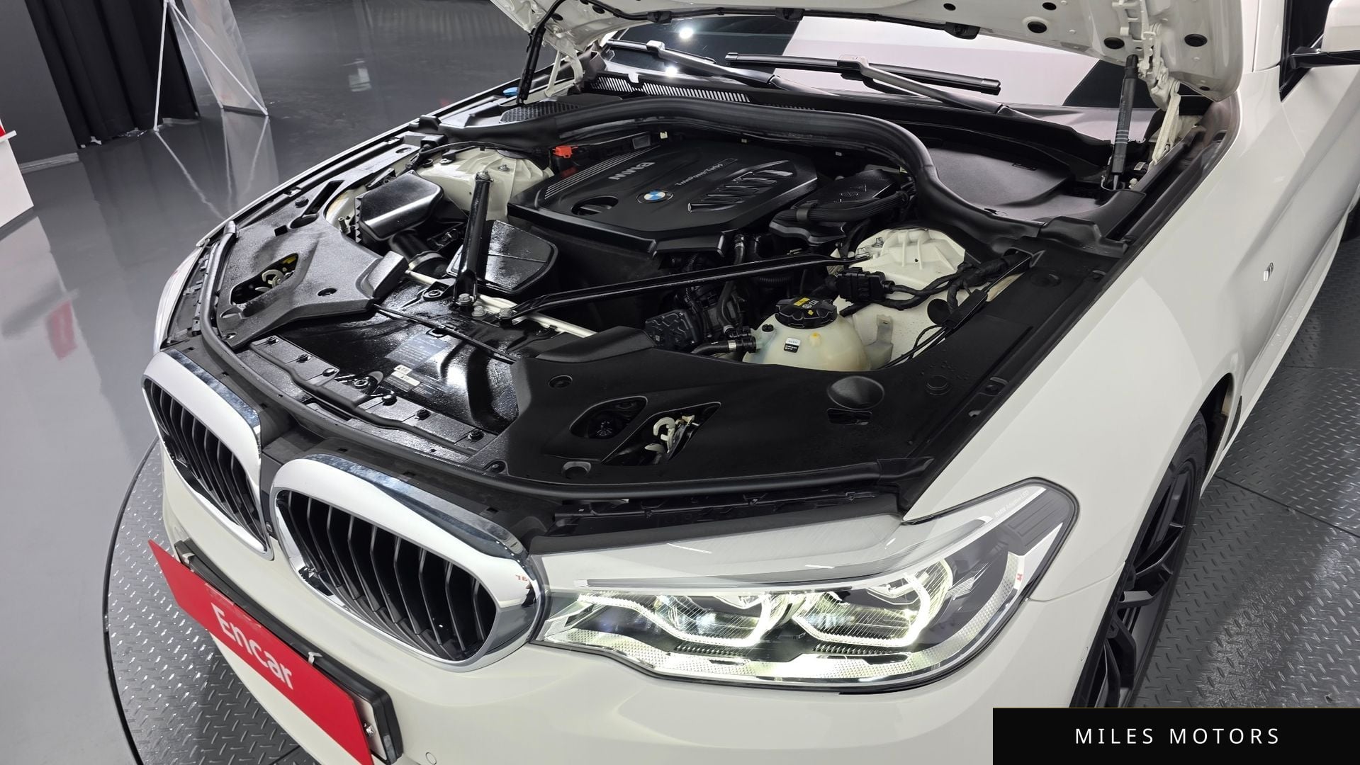 BMW 5 Series (G30) 2017 — миниатюра 5