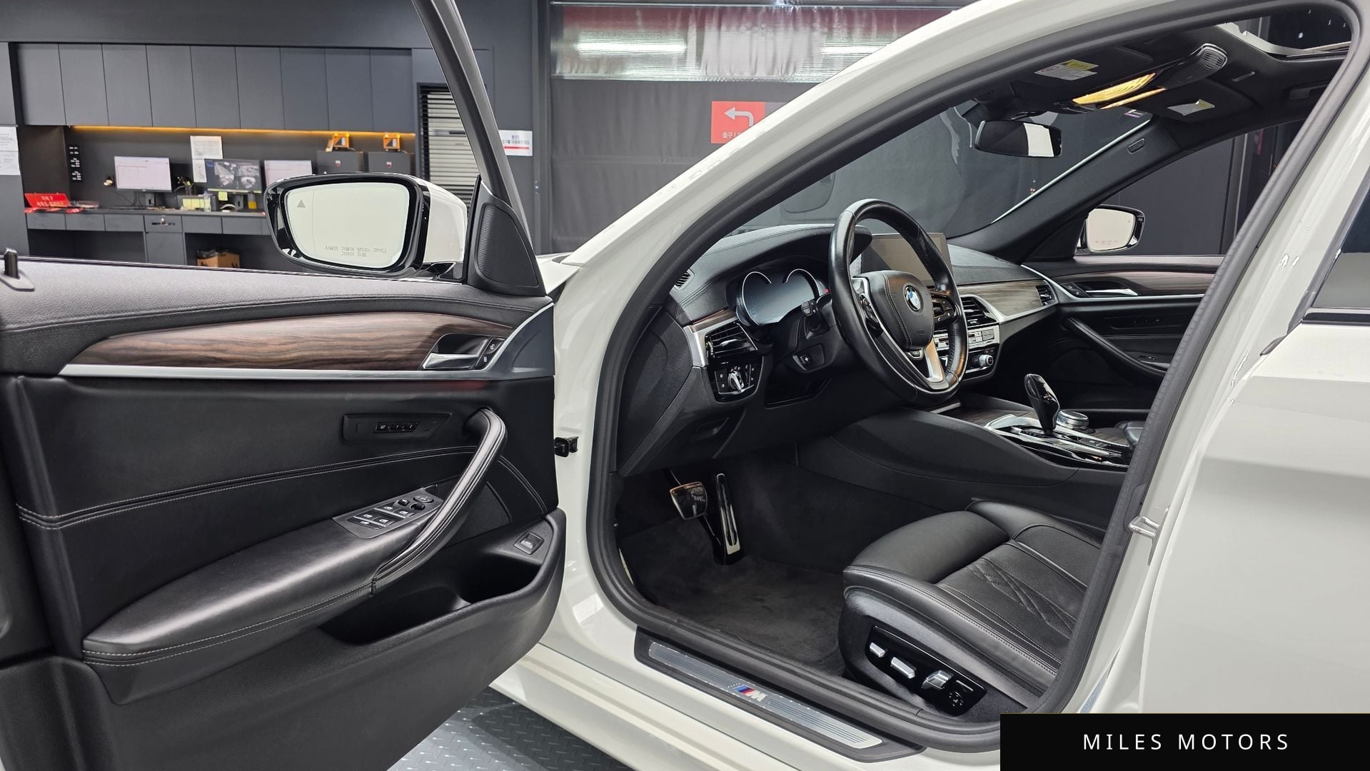 BMW 5 Series (G30) 2017 — миниатюра 12