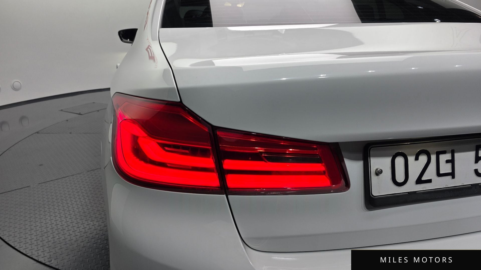 BMW 5 Series (G30) 2017 — миниатюра 8