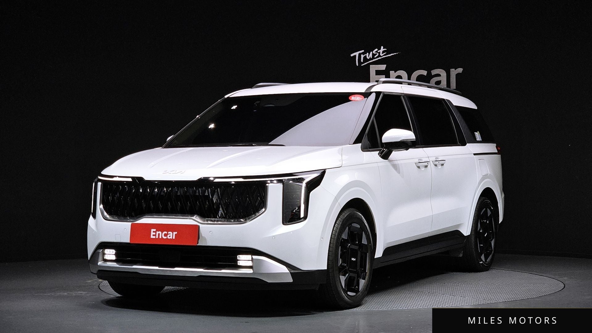 Kia Canival 2025 — фото 1 из 12