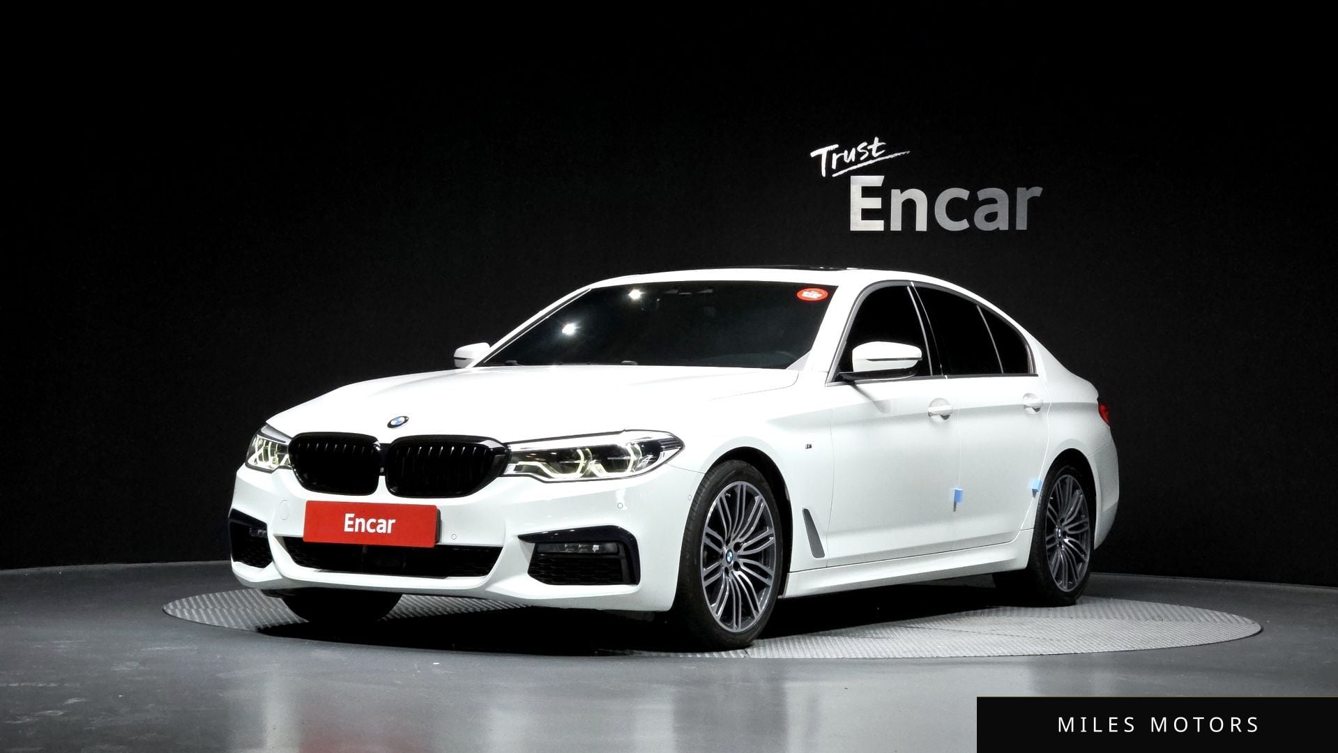 BMW 5 Series (G30) 2020 — фото 1 из 12