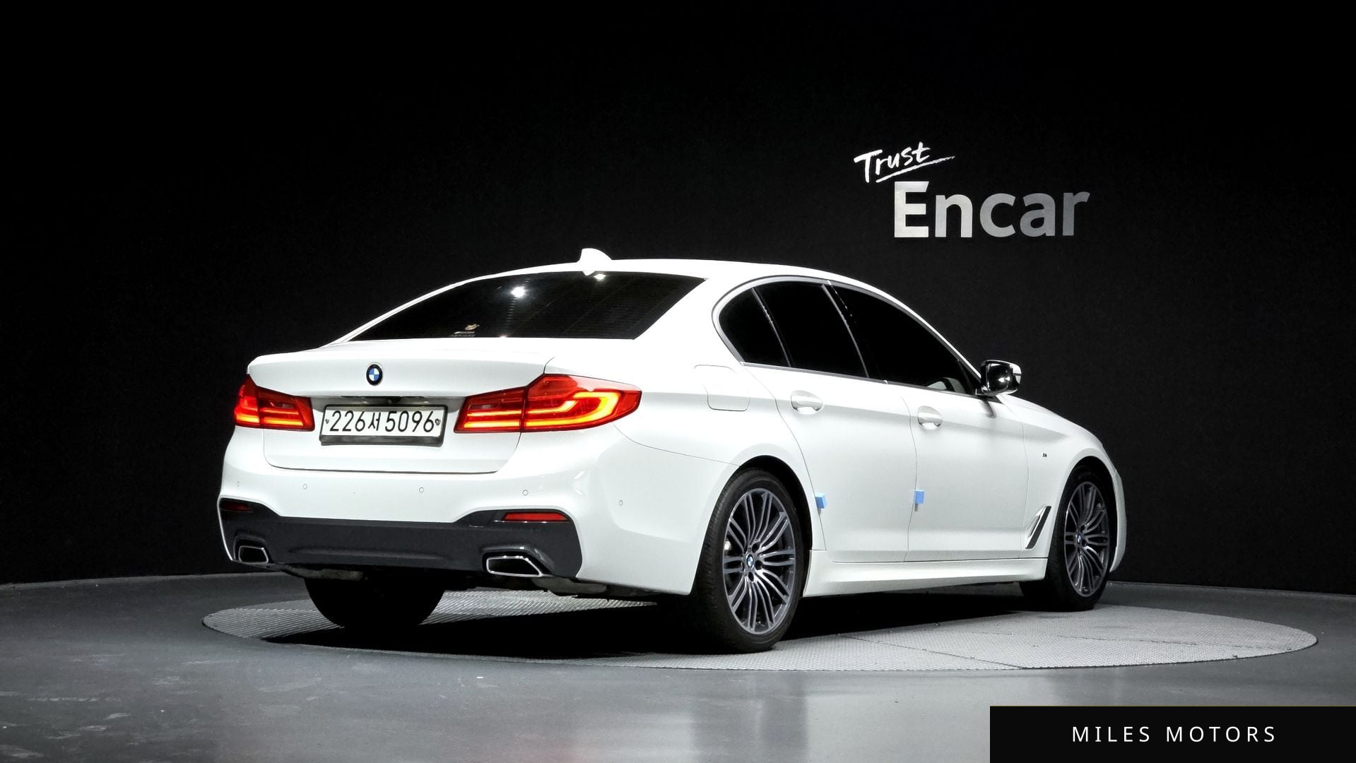 BMW 5 Series (G30) 2020 — миниатюра 2