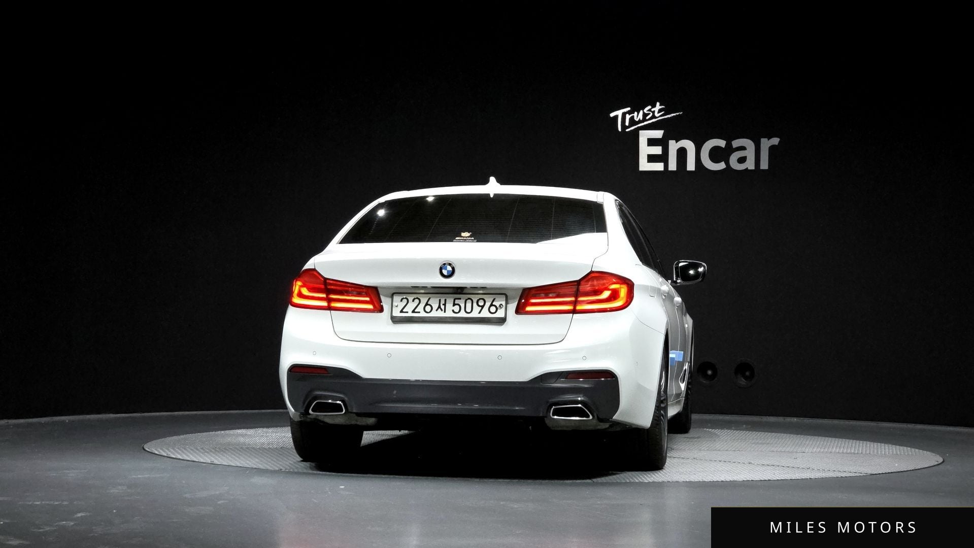 BMW 5 Series (G30) 2020 — миниатюра 4