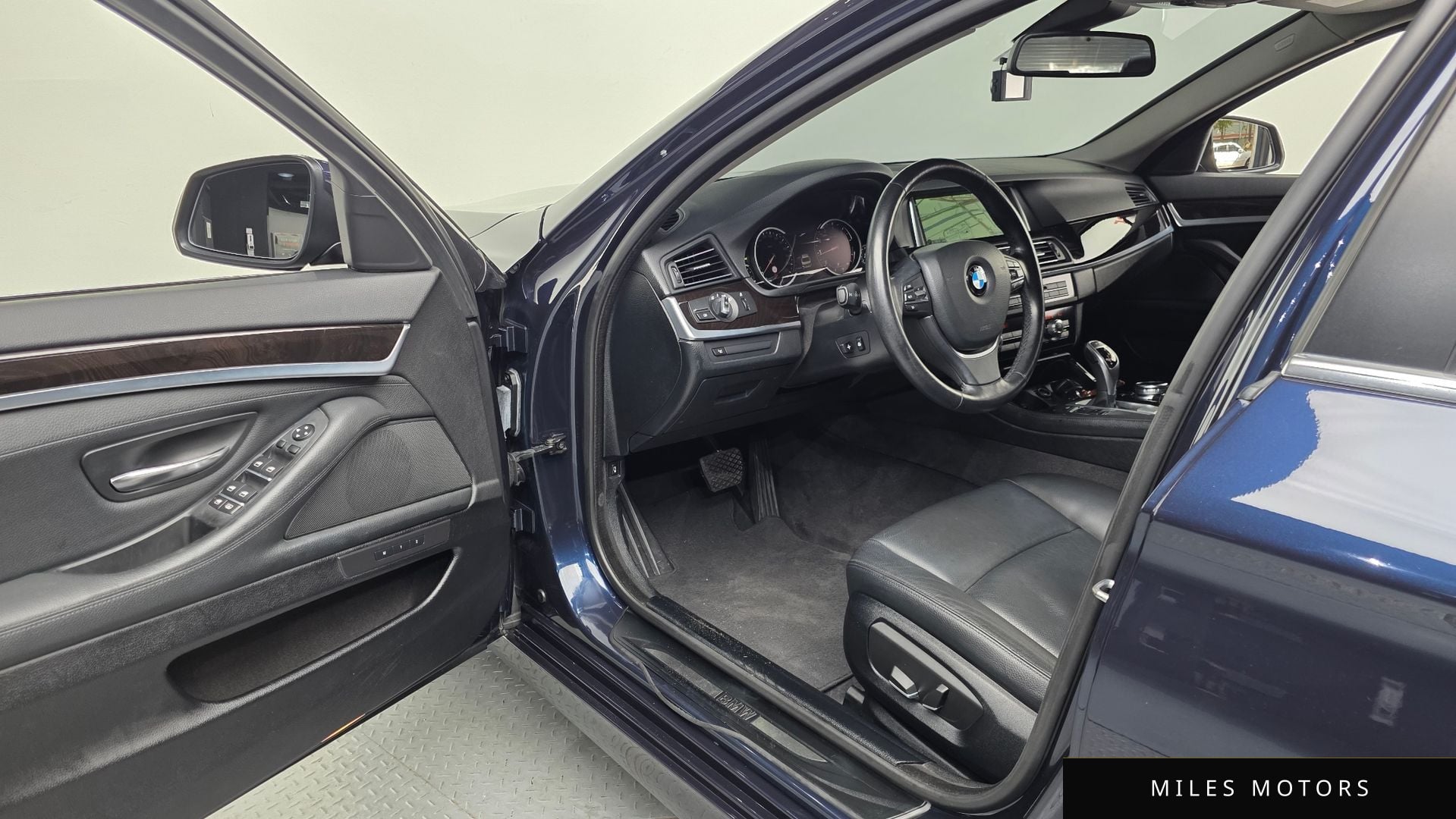 BMW 5 Series (F10) 2014 — миниатюра 10