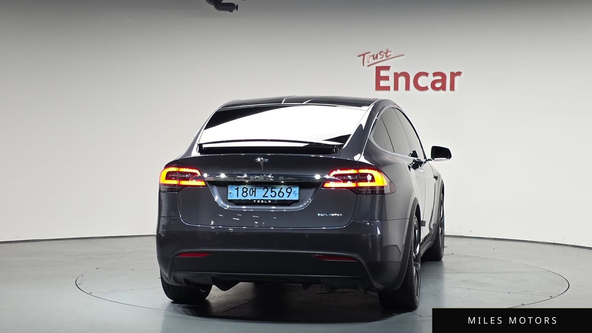 Tesla Model X 2020 — миниатюра 3