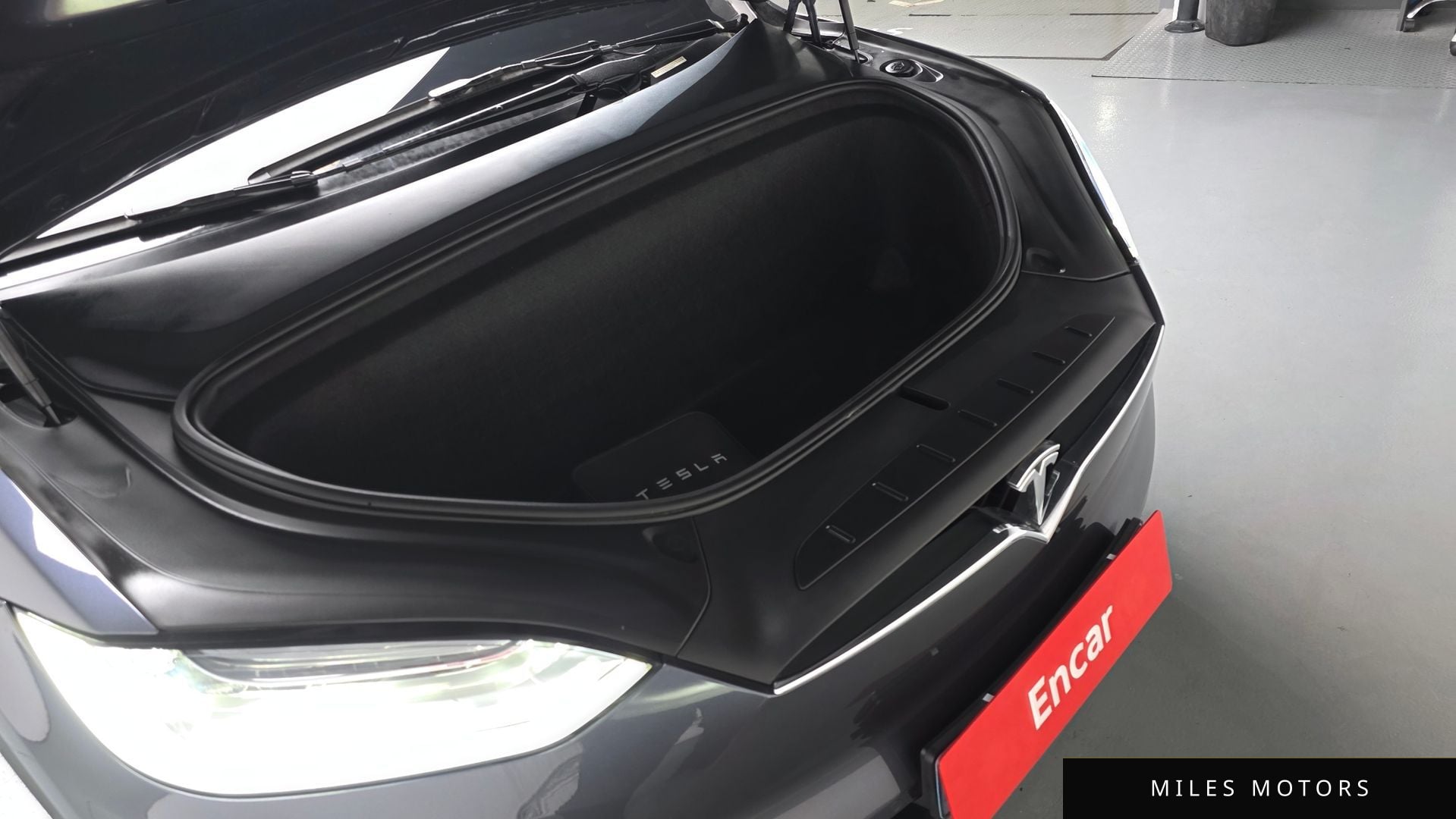 Tesla Model X 2020 — миниатюра 5