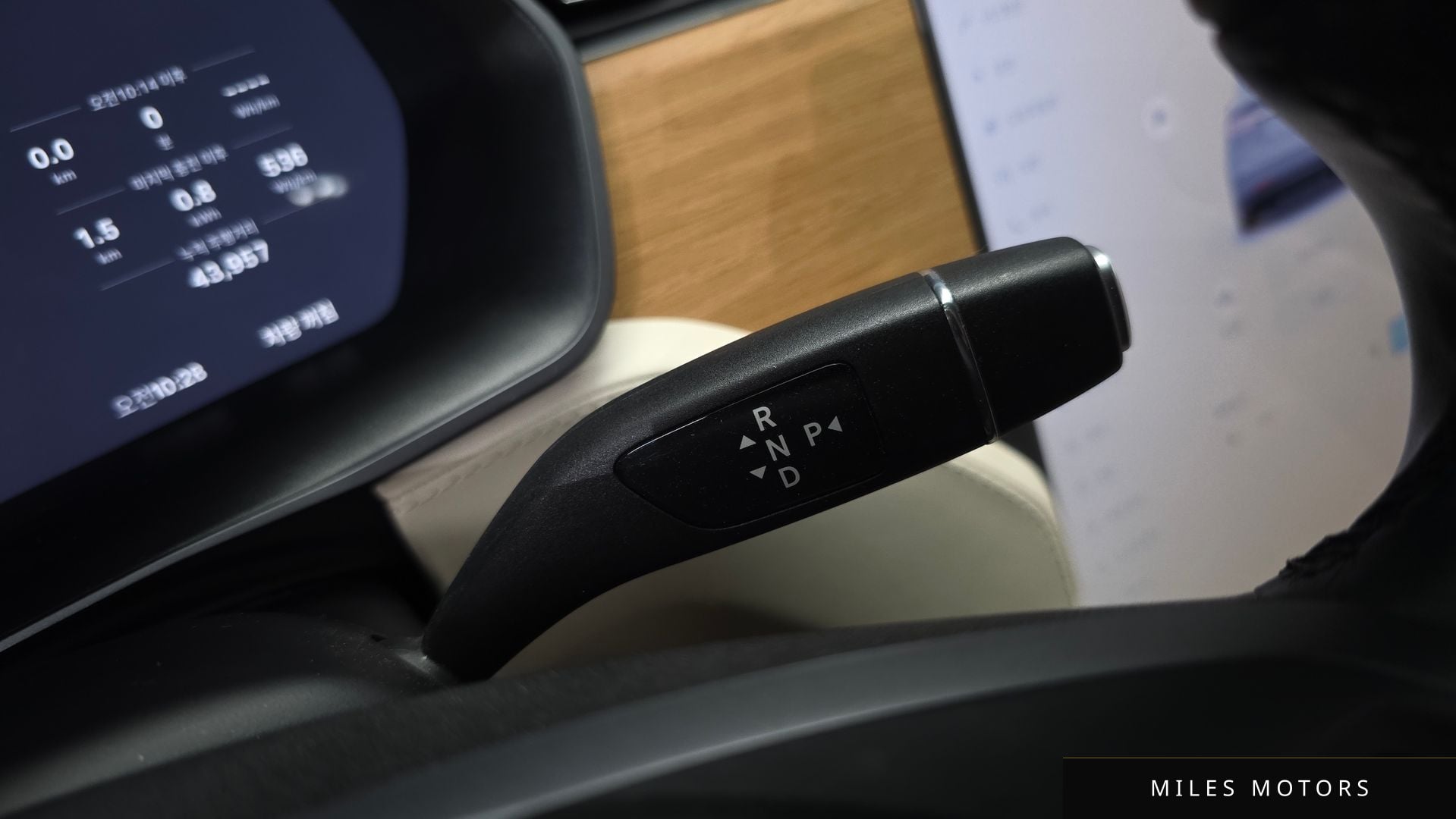 Tesla Model X 2020 — миниатюра 11