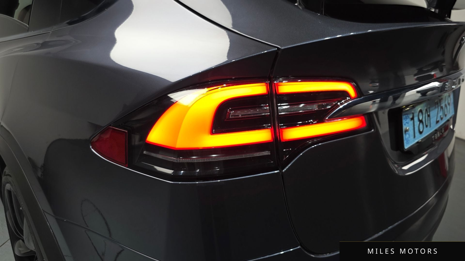 Tesla Model X 2020 — миниатюра 8