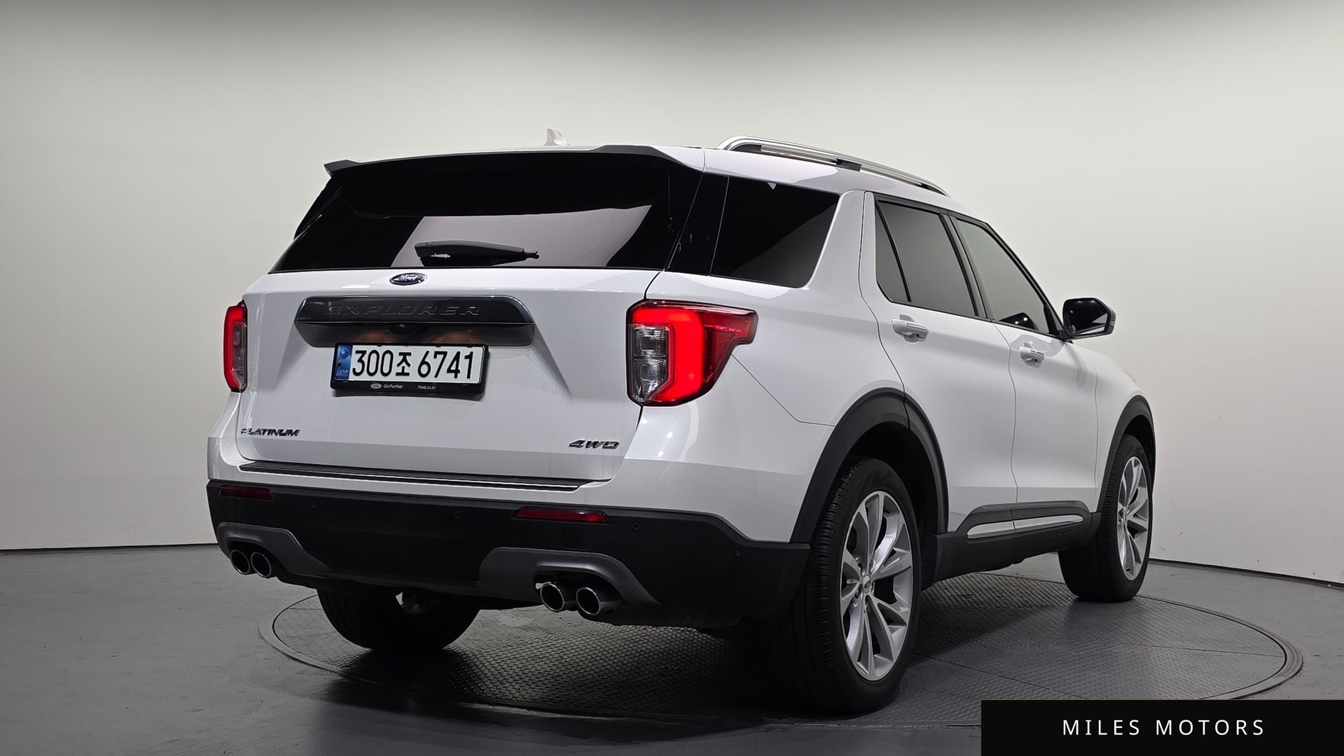 Ford Explorer 2021 — миниатюра 2