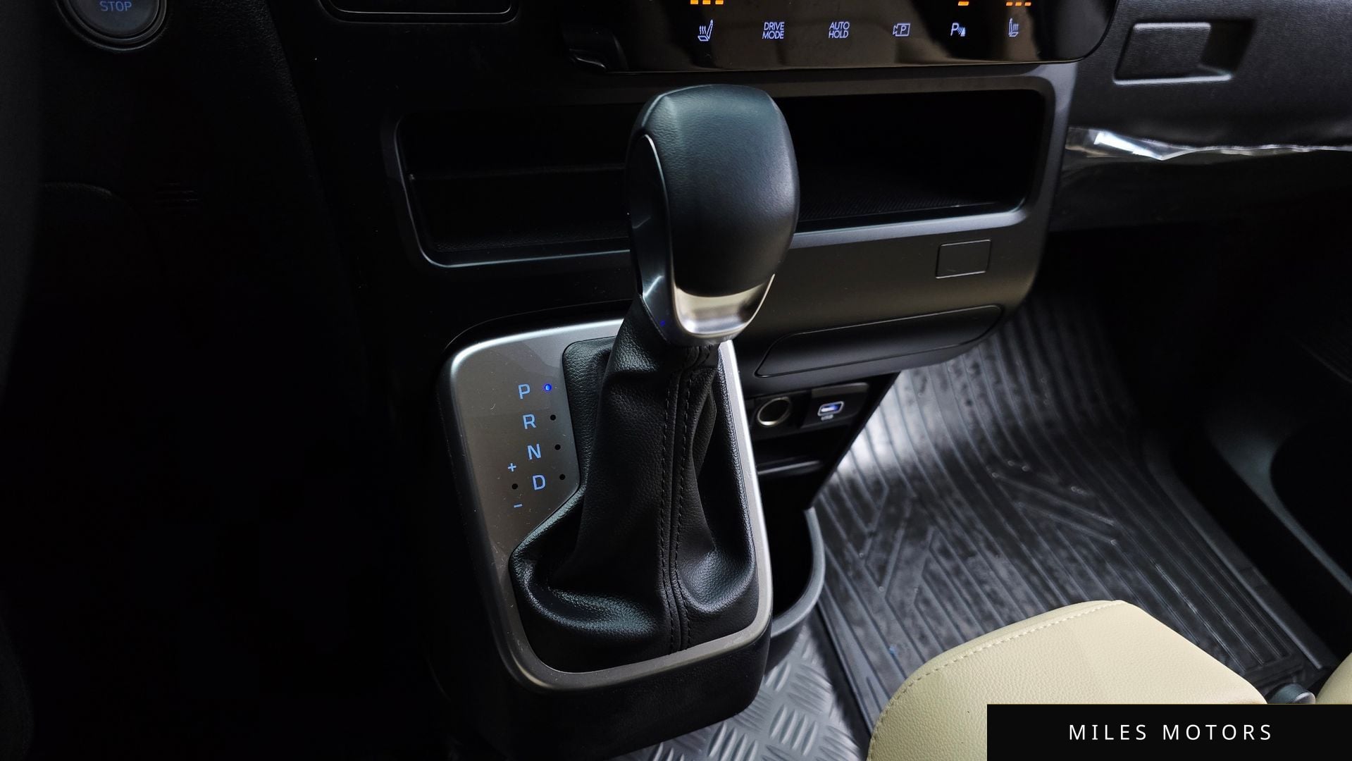 Hyundai Staria 2025 — миниатюра 12