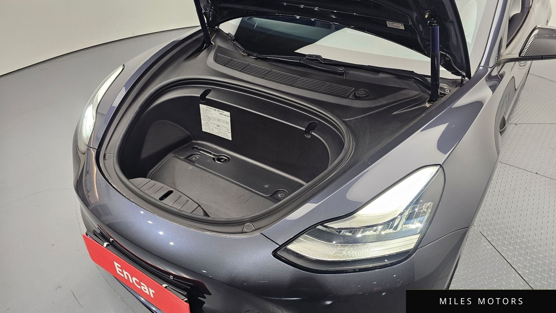 Tesla Model 3 2020 — миниатюра 6