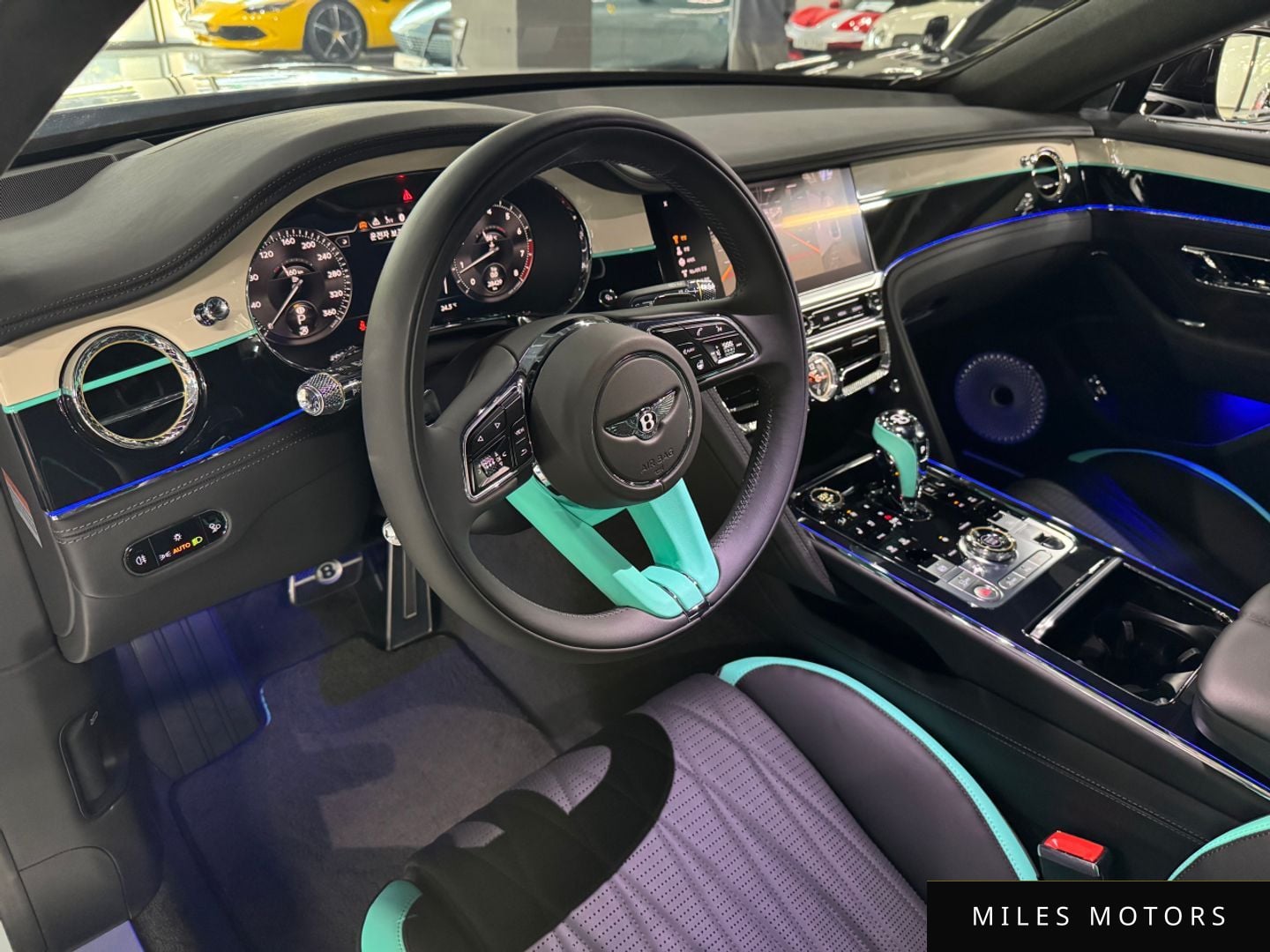 Bentley Flying Spur 2023 — миниатюра 4