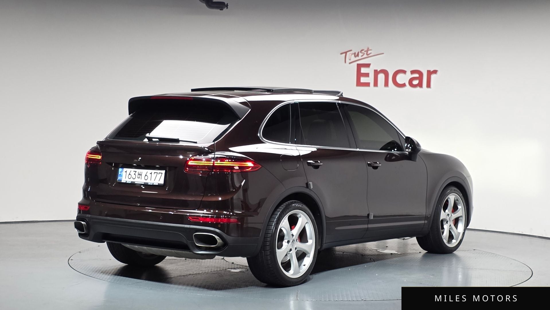 Porsche Cayenne 2016 — фото 1 из 12