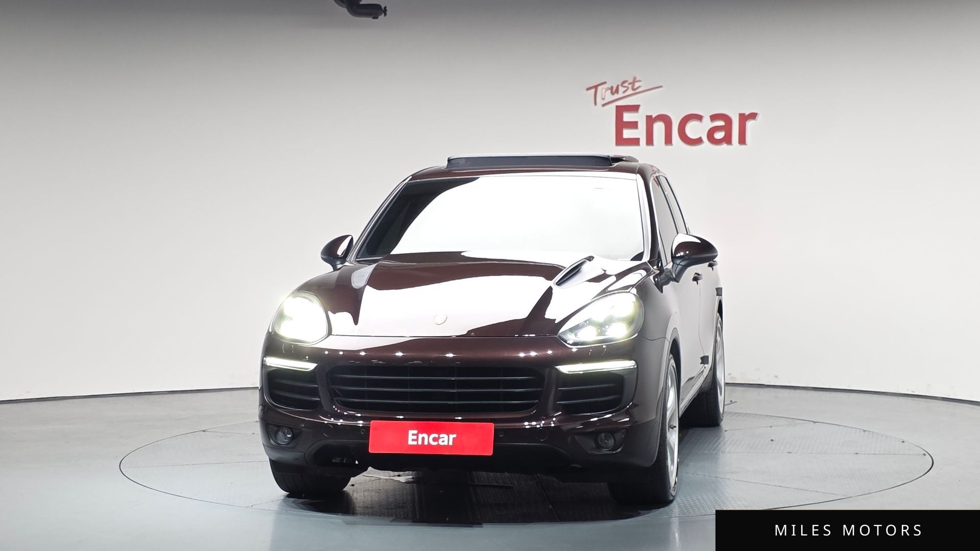 Porsche Cayenne 2016 — миниатюра 2