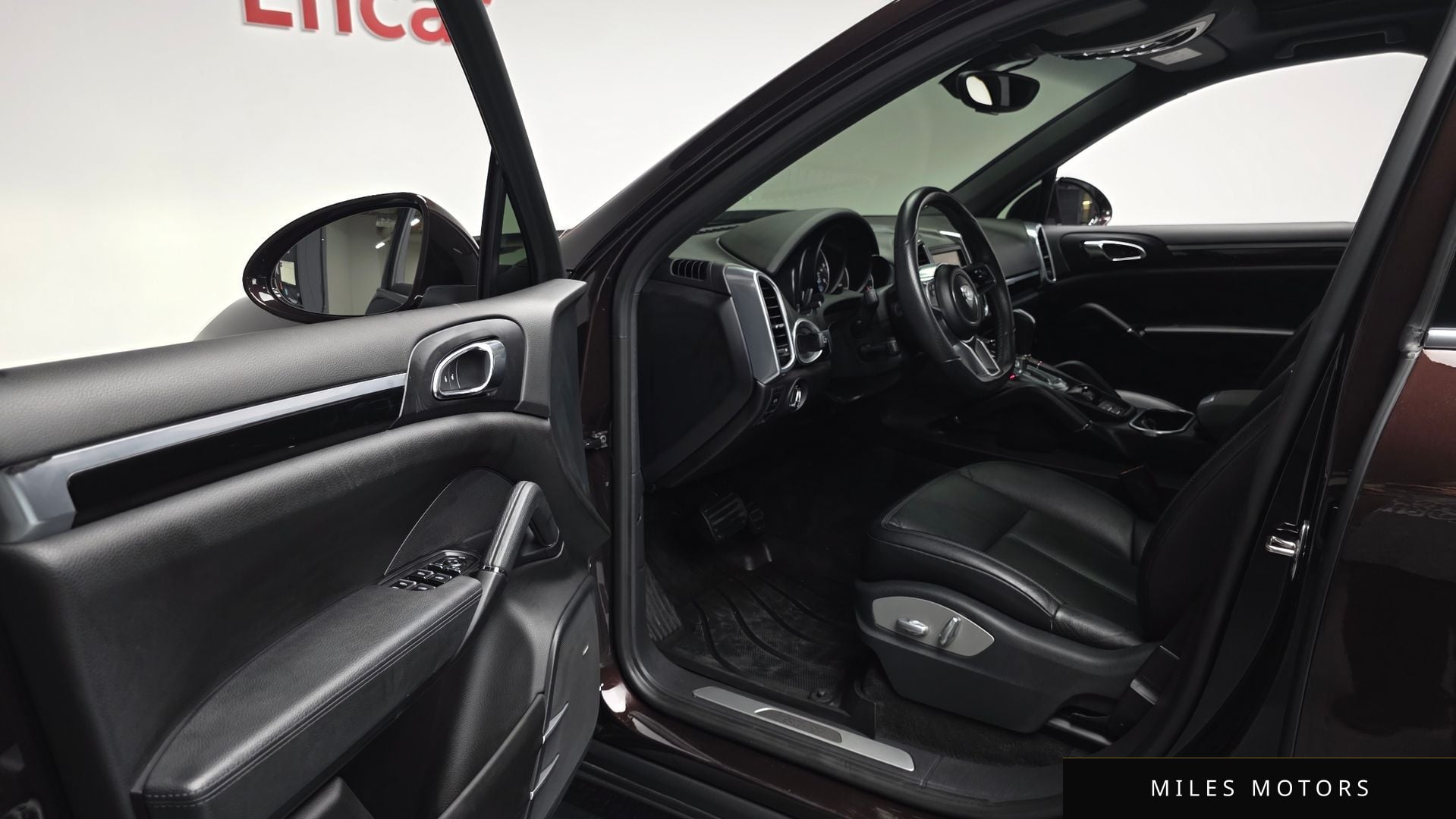 Porsche Cayenne 2016 — миниатюра 12