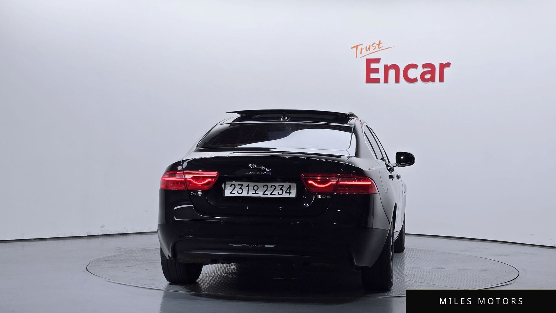 Jaguar XE 2016 — миниатюра 4