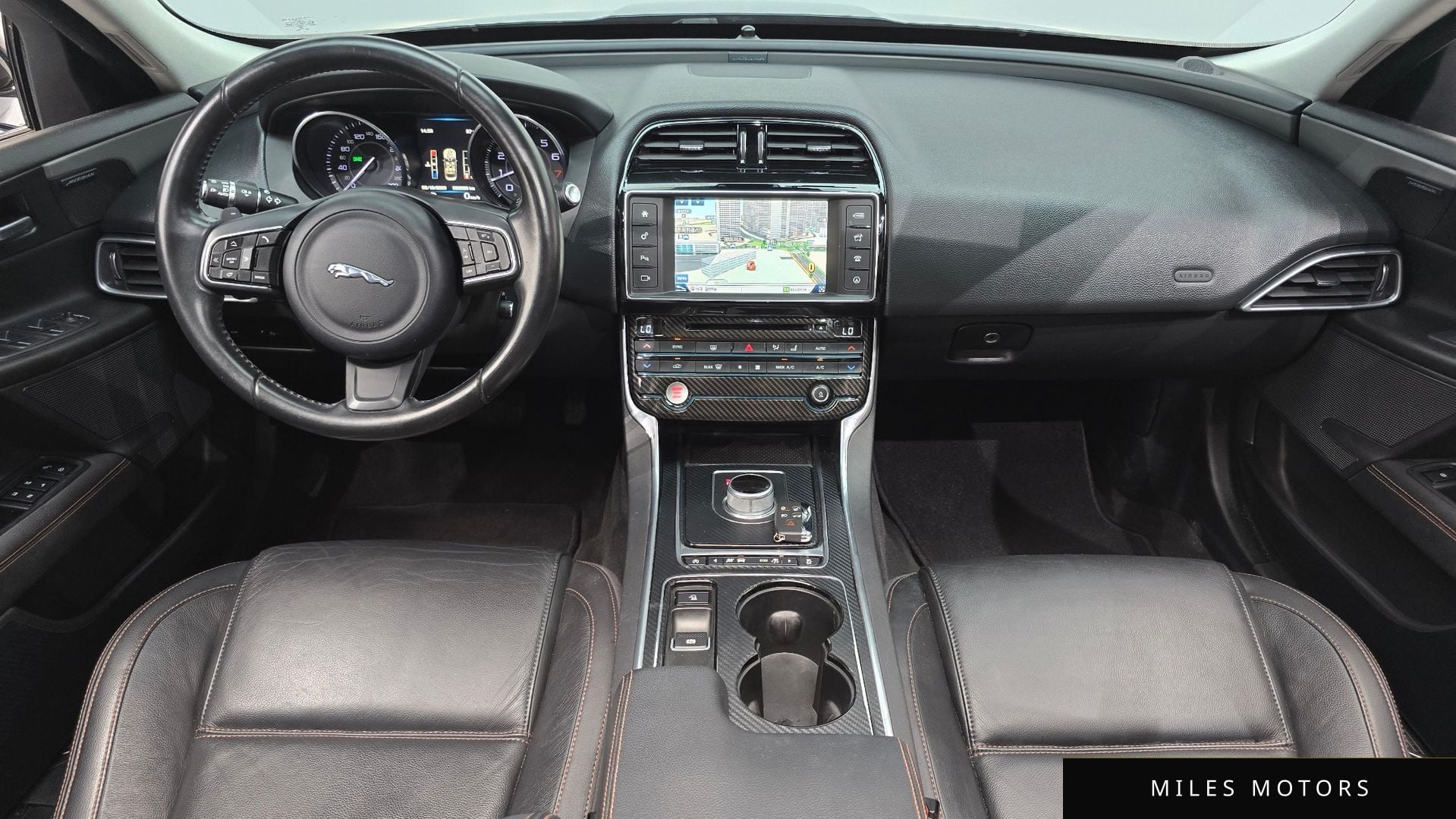 Jaguar XE 2016 — миниатюра 7