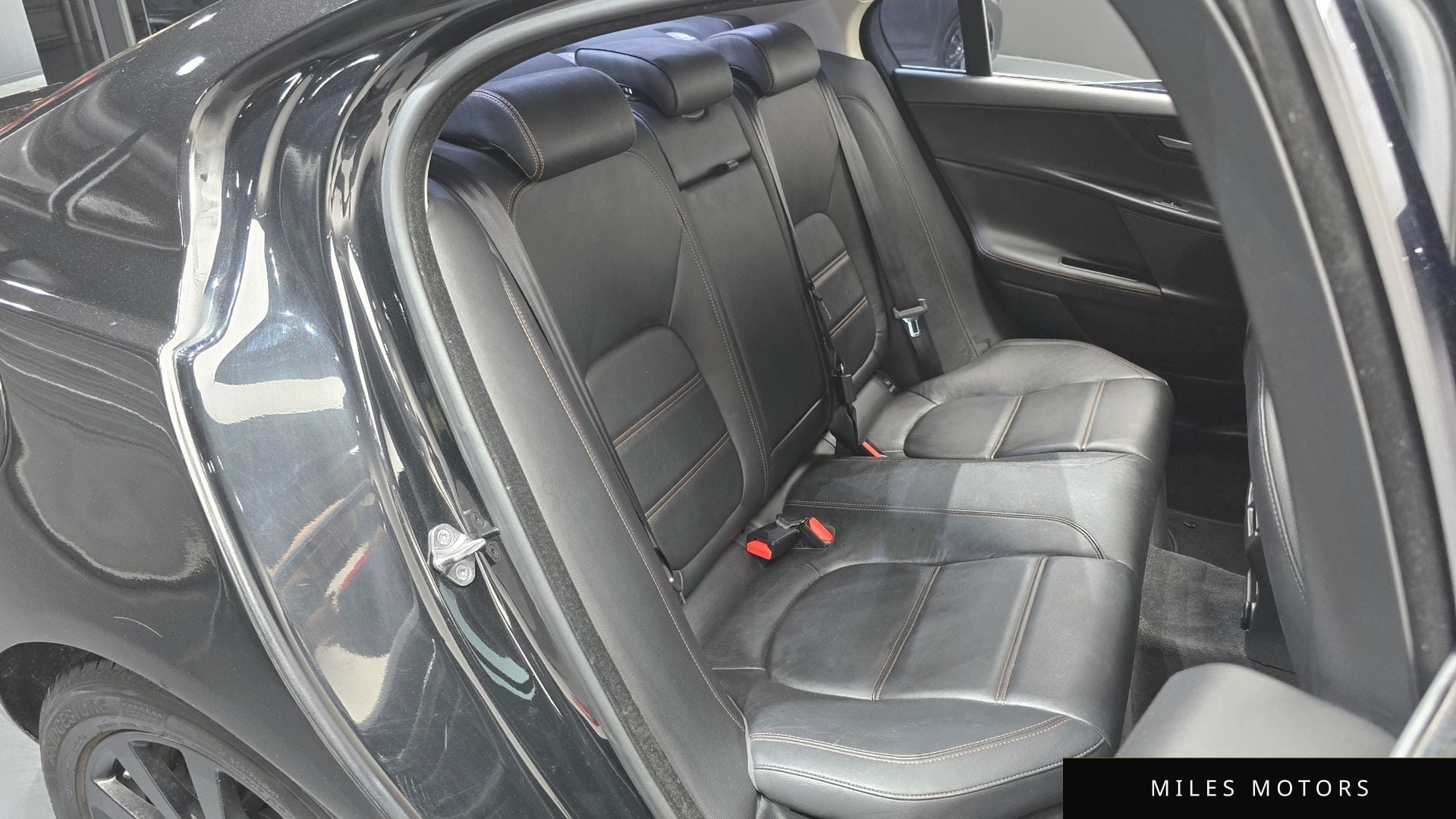 Jaguar XE 2016 — миниатюра 12