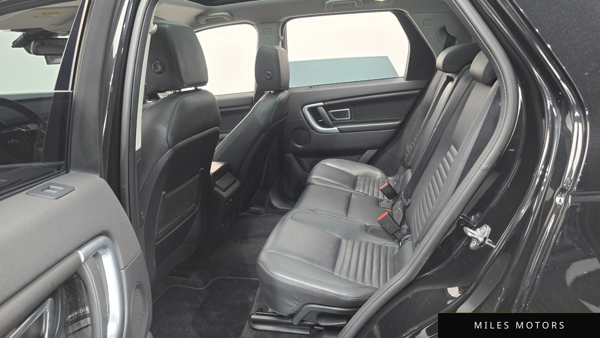 Land Rover Discovery Sport 2016 — миниатюра 11
