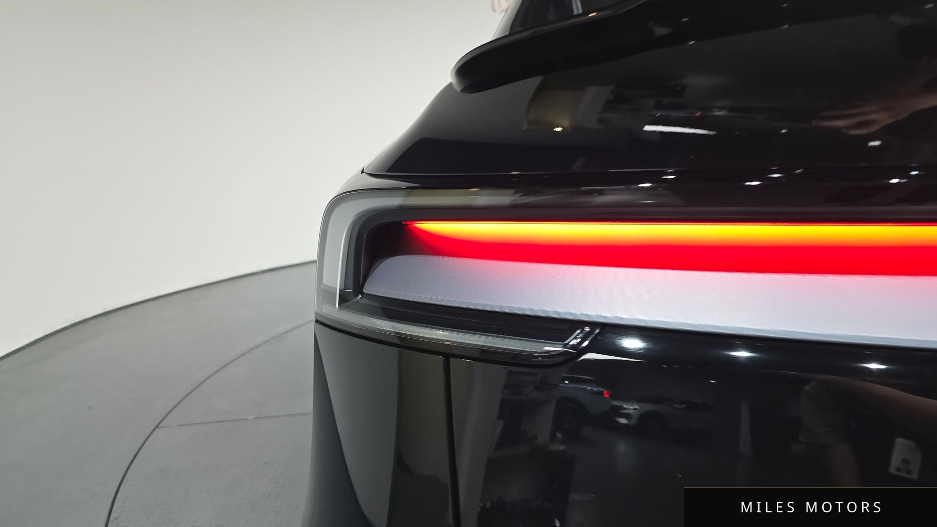 Tesla Model Y 2025 — миниатюра 8