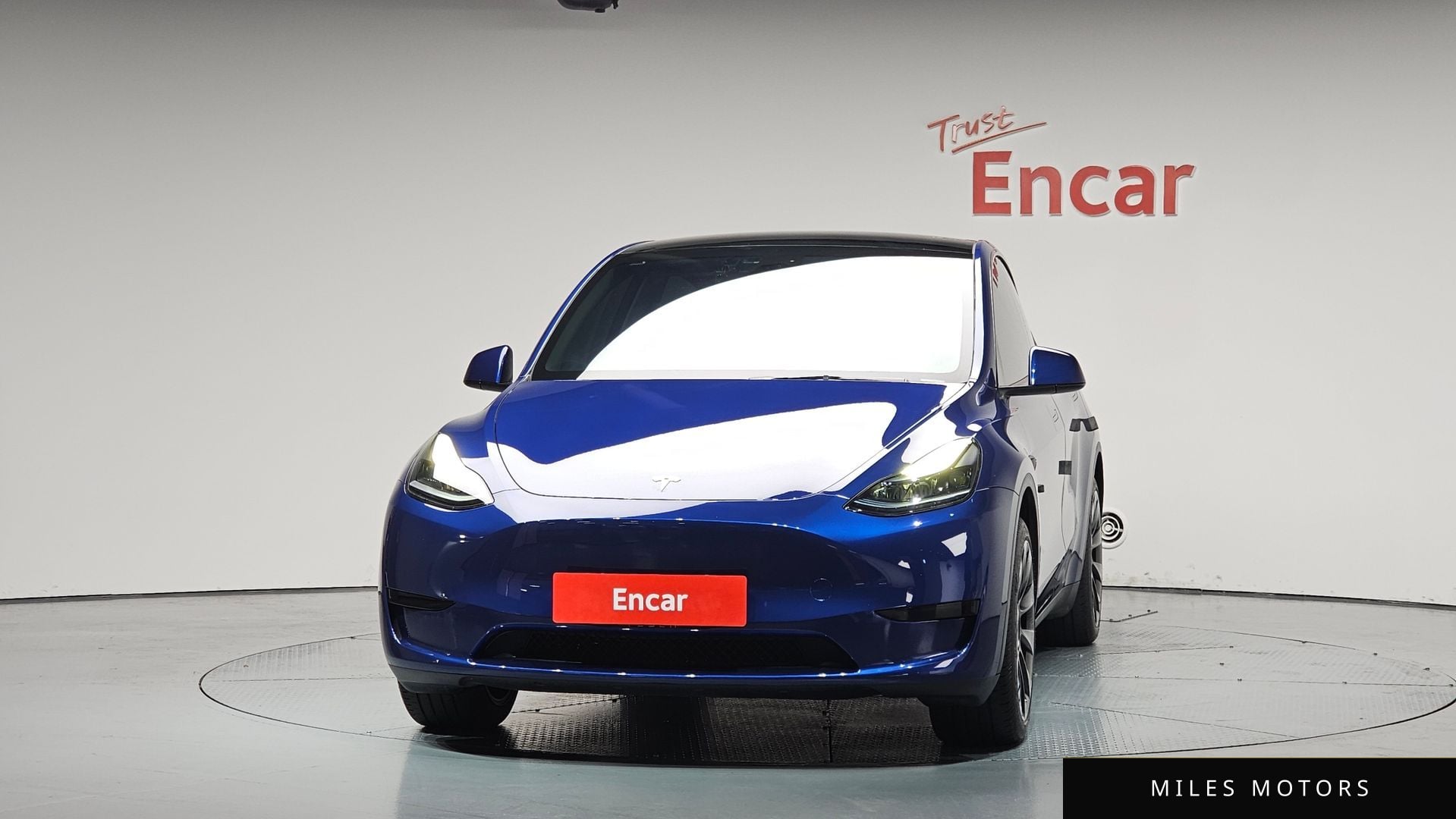 Tesla Model Y 2023 — миниатюра 2