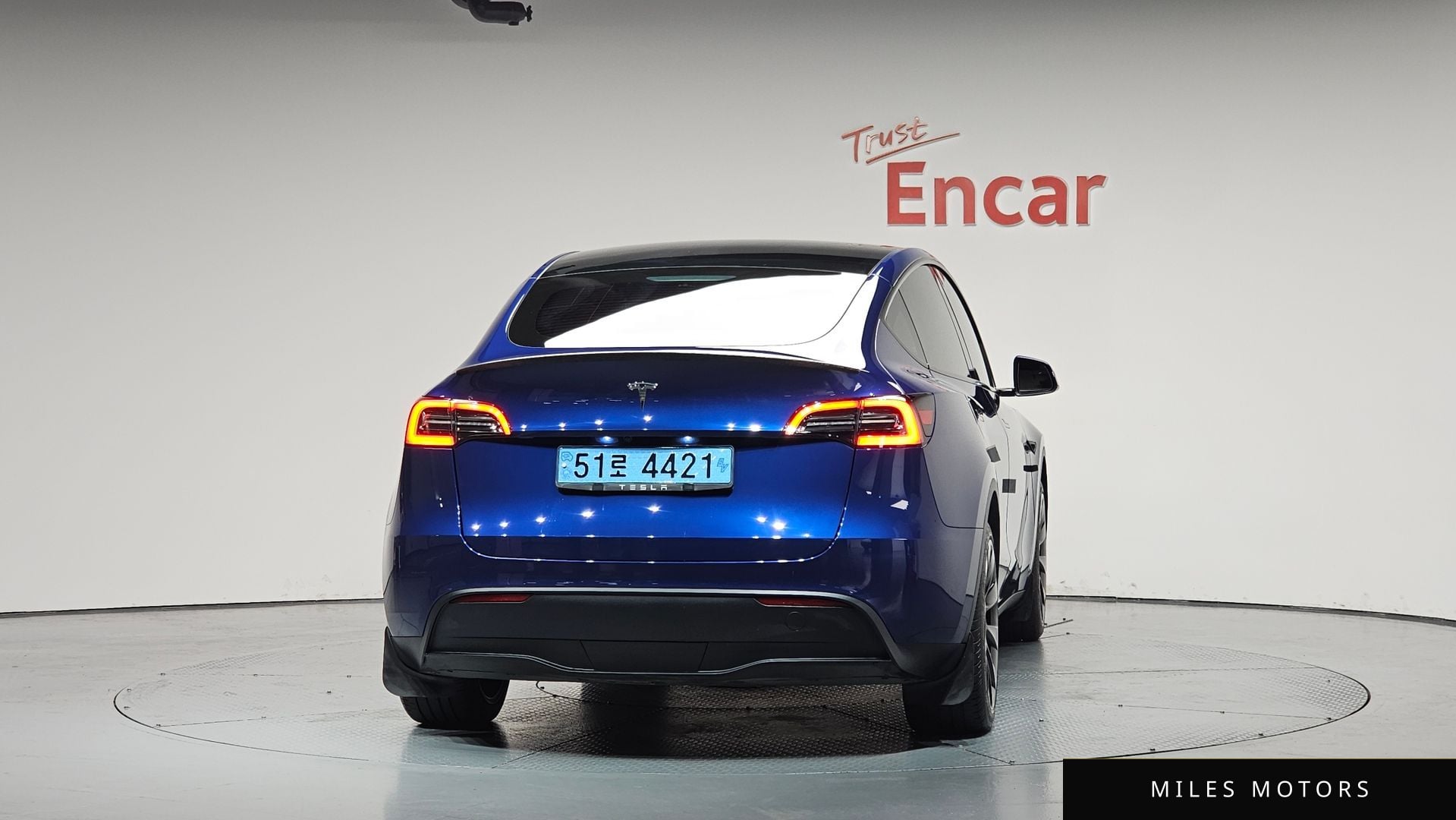 Tesla Model Y 2023 — миниатюра 3