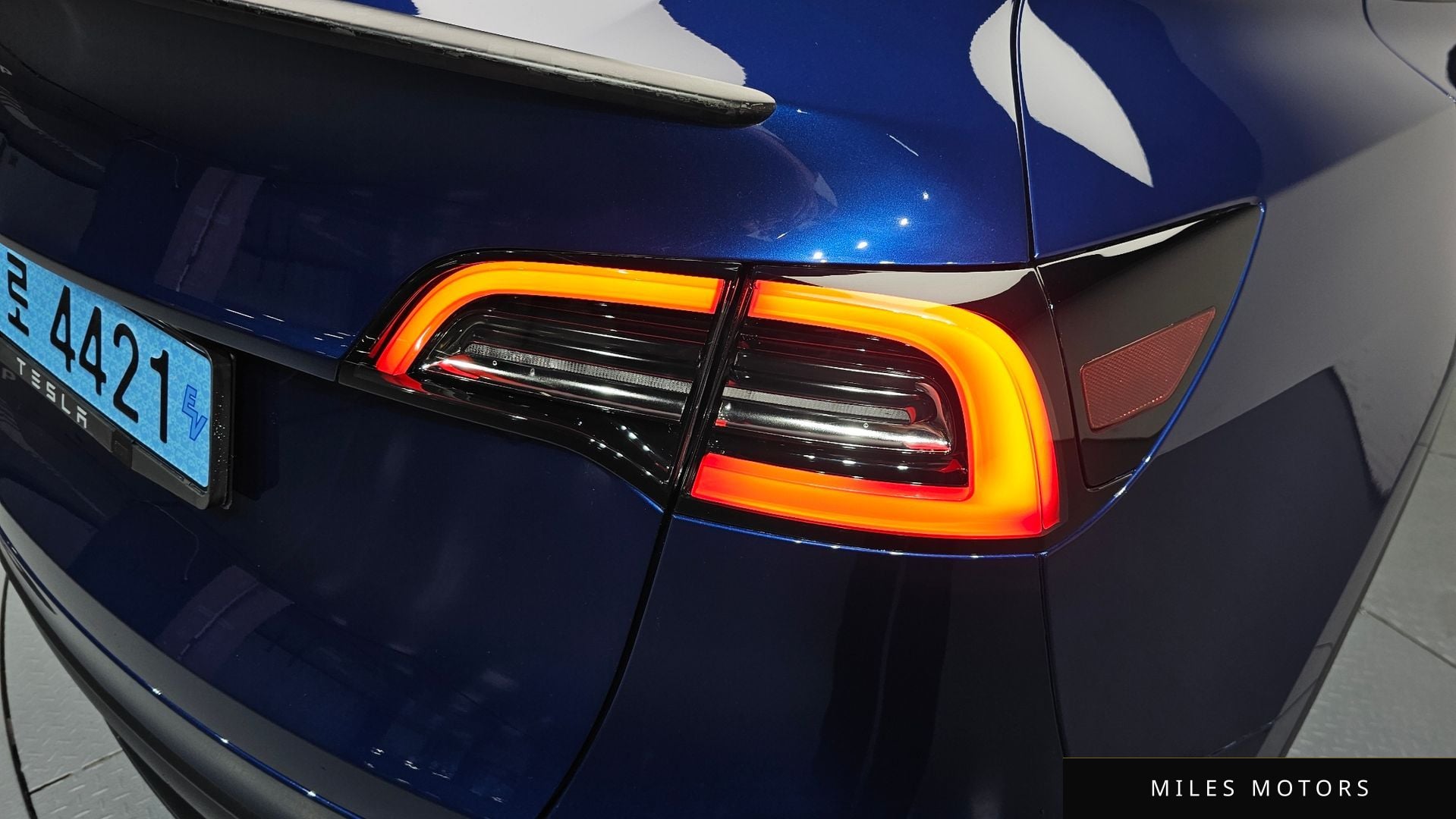Tesla Model Y 2023 — миниатюра 8
