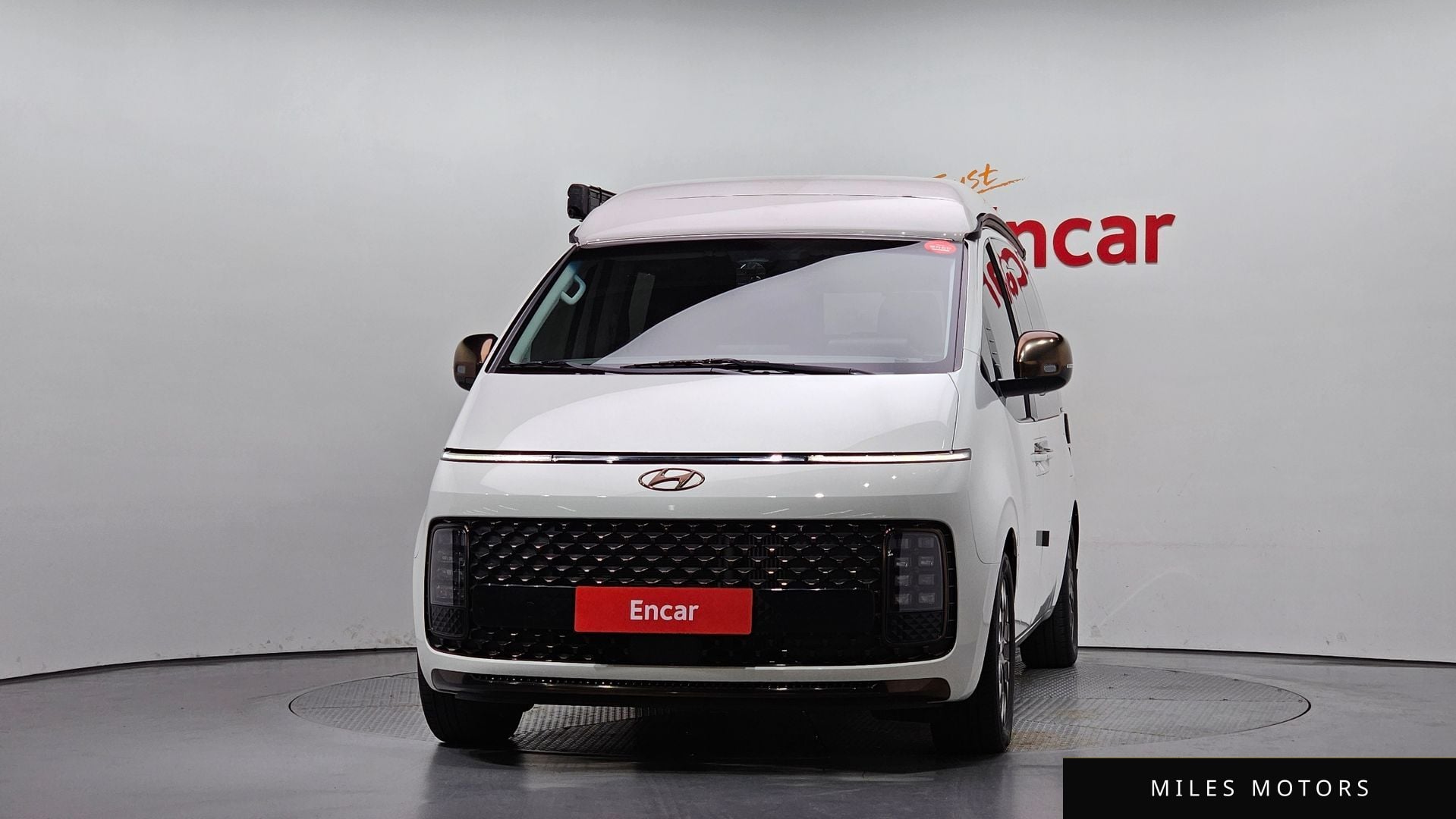 Hyundai Staria 2024 — миниатюра 3