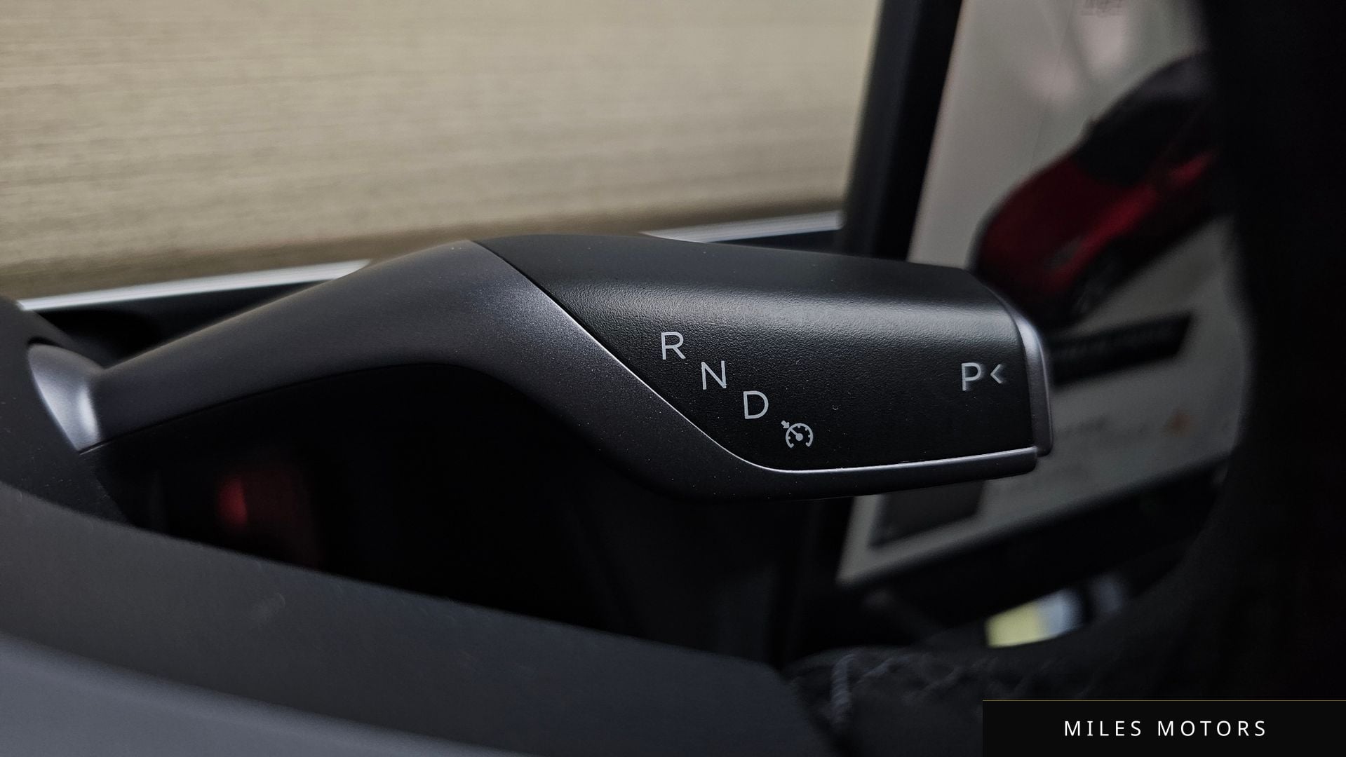 Tesla Model Y 2023 — миниатюра 11