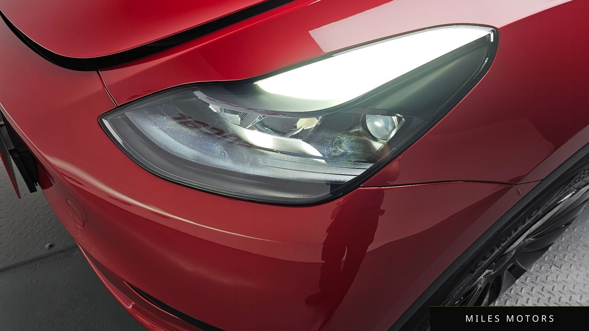 Tesla Model Y 2023 — миниатюра 7