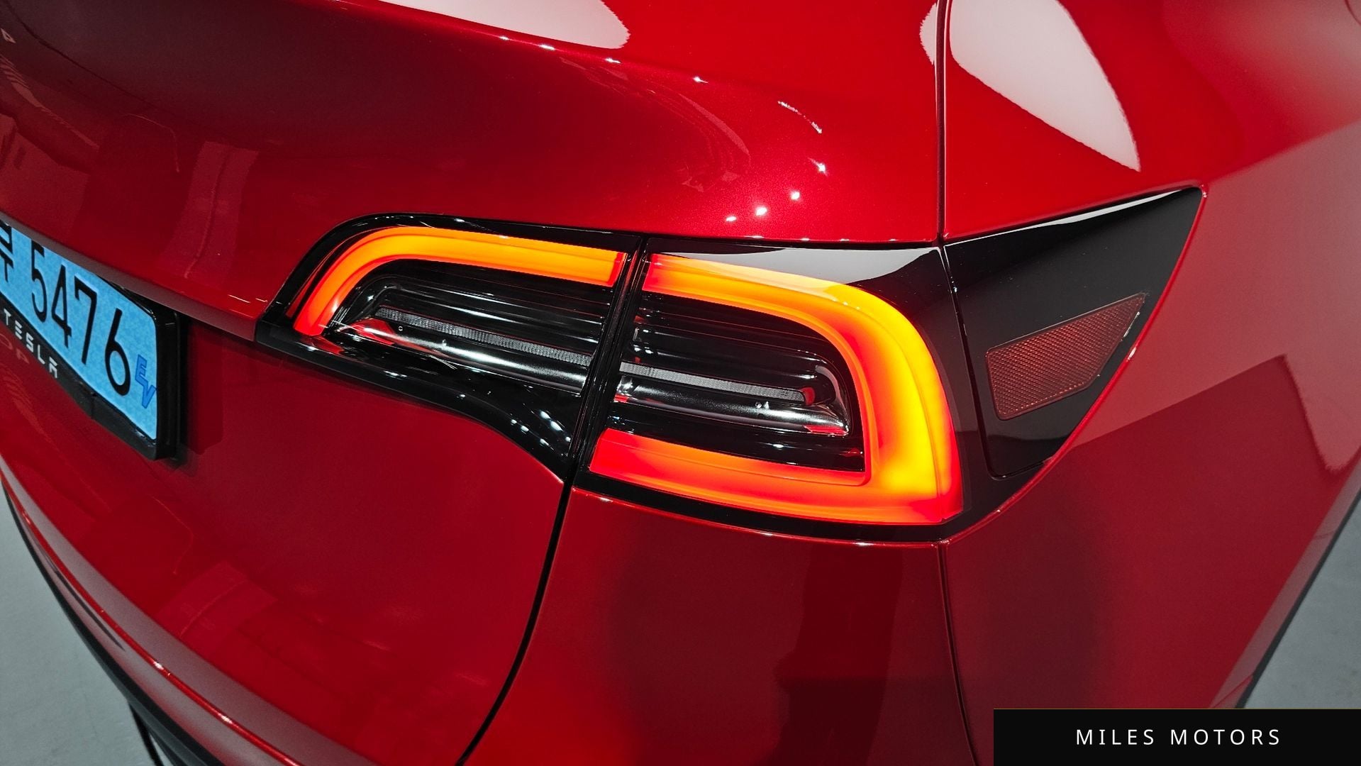 Tesla Model Y 2023 — миниатюра 8