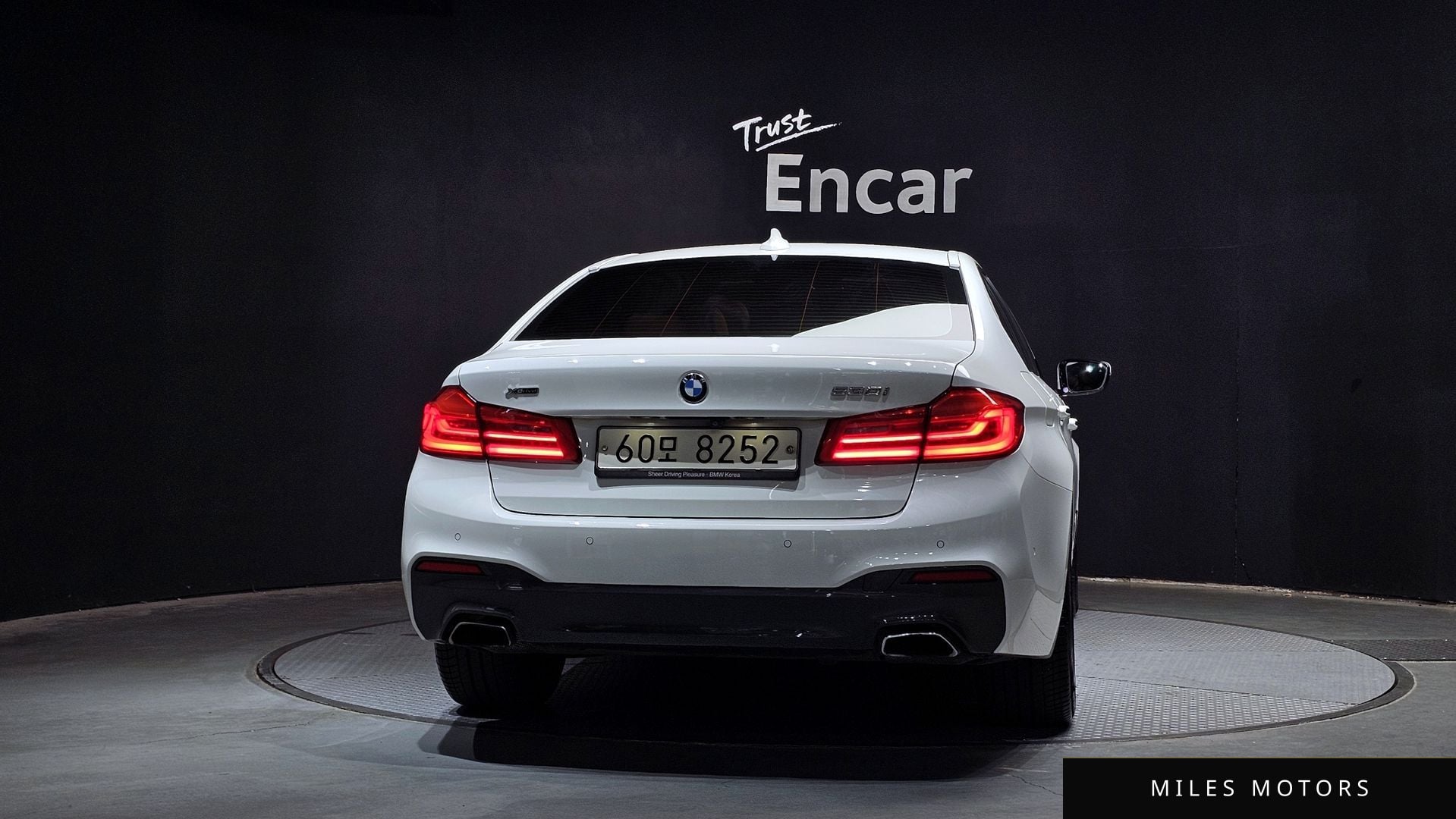 BMW 5 Series (G30) 2017 — миниатюра 4