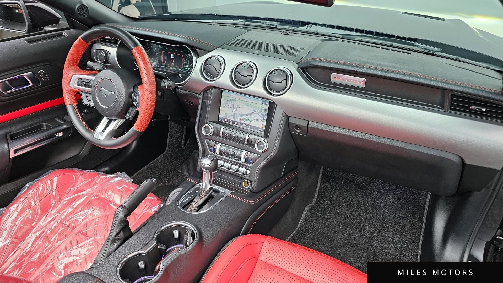Ford Mustang 2022 — миниатюра 10