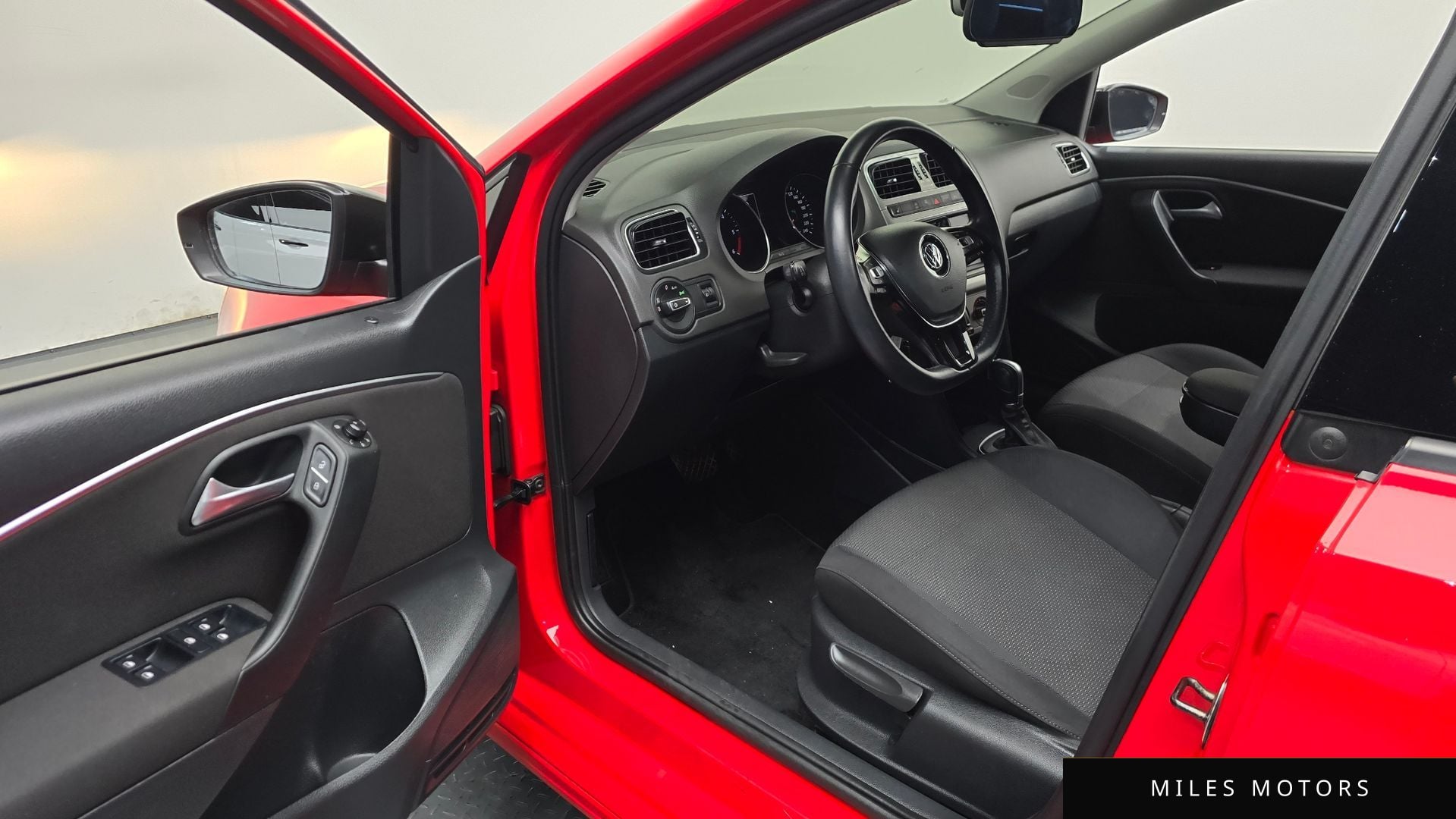 Volkswagen Polo 2015 — миниатюра 10